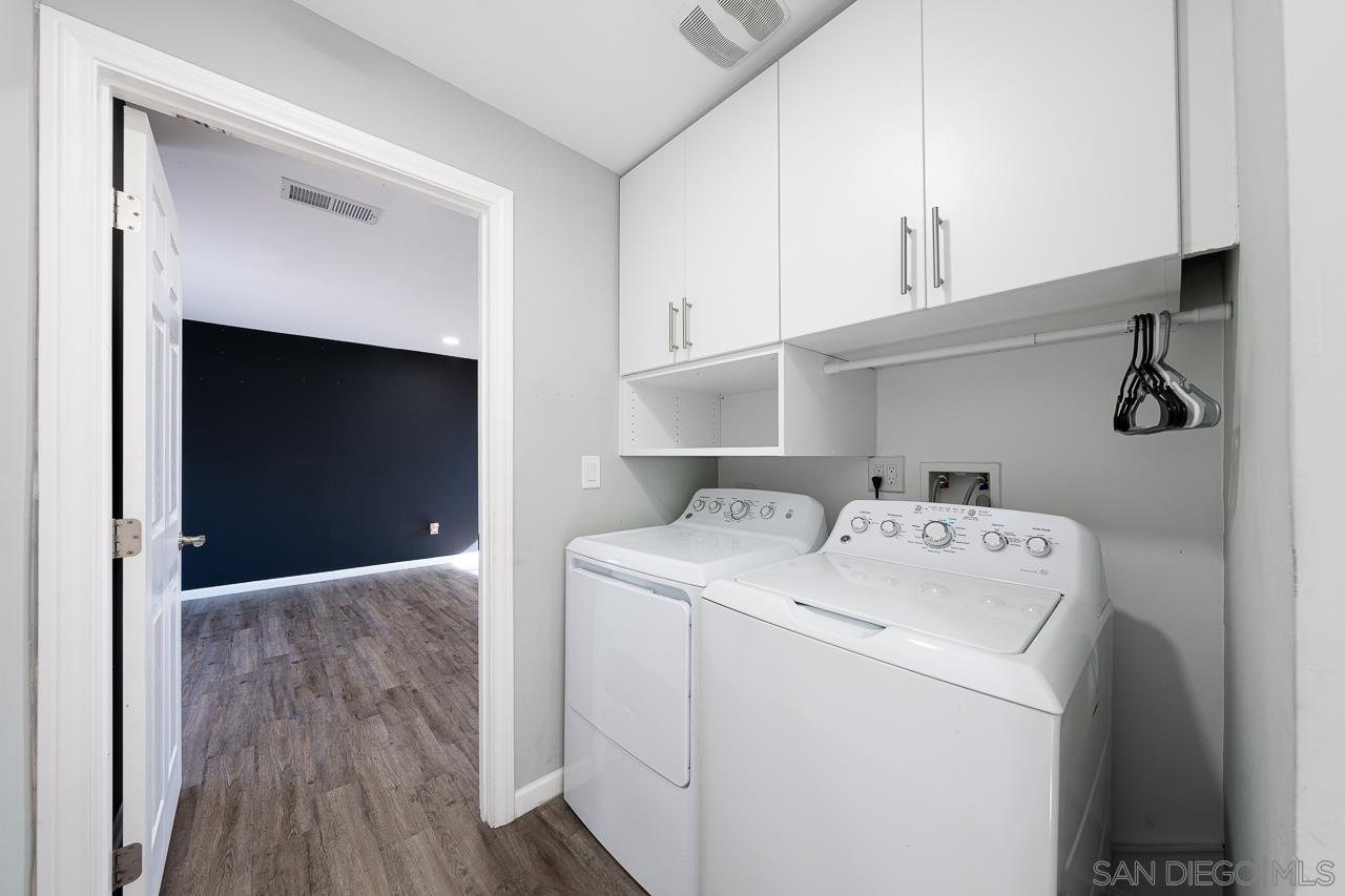 Detail Gallery Image 8 of 30 For 1395 S Somermont Dr., El Cajon,  CA 92021 - 4 Beds | 3 Baths