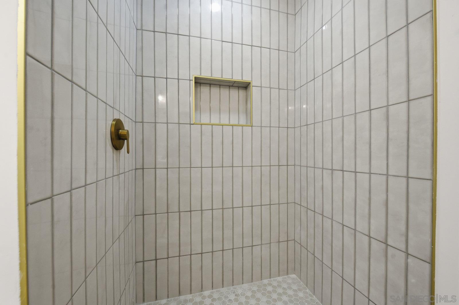 Detail Gallery Image 14 of 39 For 18023  Avenida Alozdra, San Diego,  CA 92128 - 2 Beds | 2 Baths