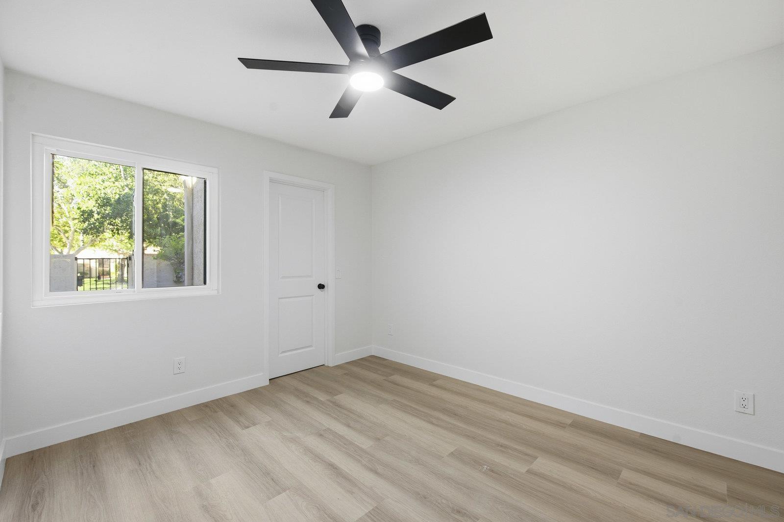 Detail Gallery Image 18 of 39 For 18023  Avenida Alozdra, San Diego,  CA 92128 - 2 Beds | 2 Baths