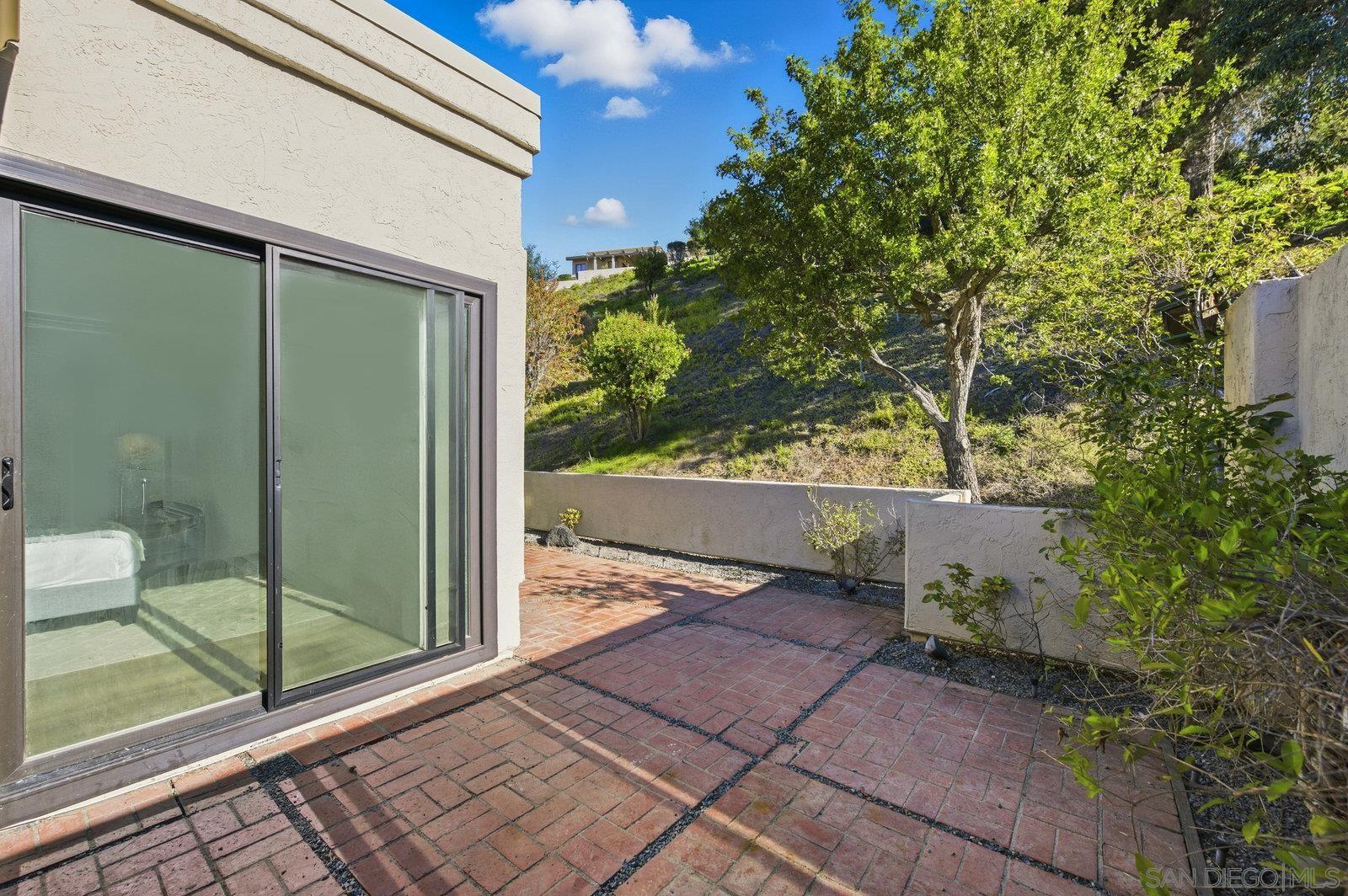 Detail Gallery Image 20 of 39 For 18023  Avenida Alozdra, San Diego,  CA 92128 - 2 Beds | 2 Baths