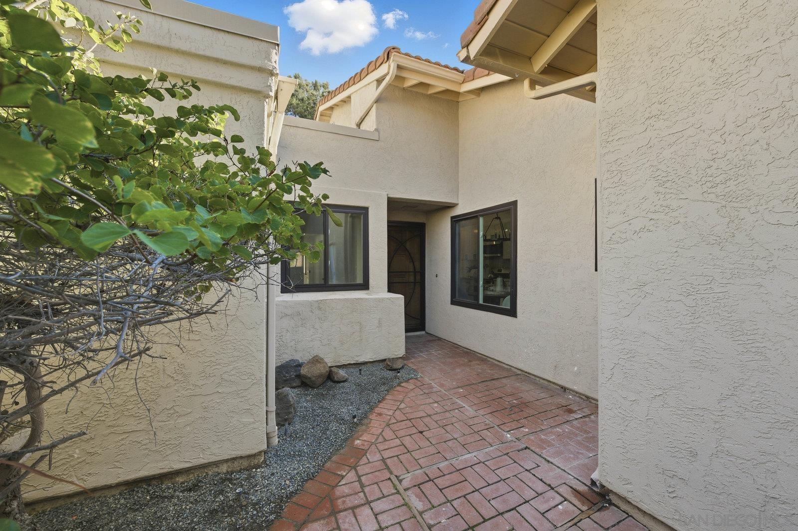 Detail Gallery Image 21 of 39 For 18023  Avenida Alozdra, San Diego,  CA 92128 - 2 Beds | 2 Baths