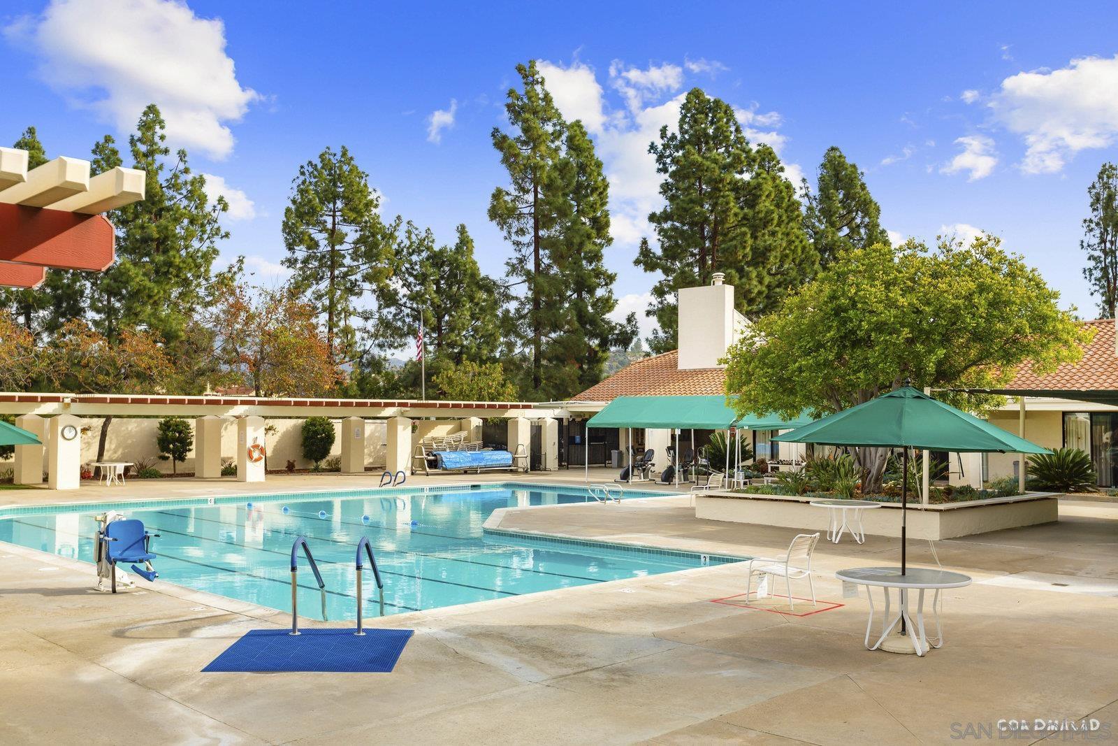 Detail Gallery Image 25 of 39 For 18023  Avenida Alozdra, San Diego,  CA 92128 - 2 Beds | 2 Baths