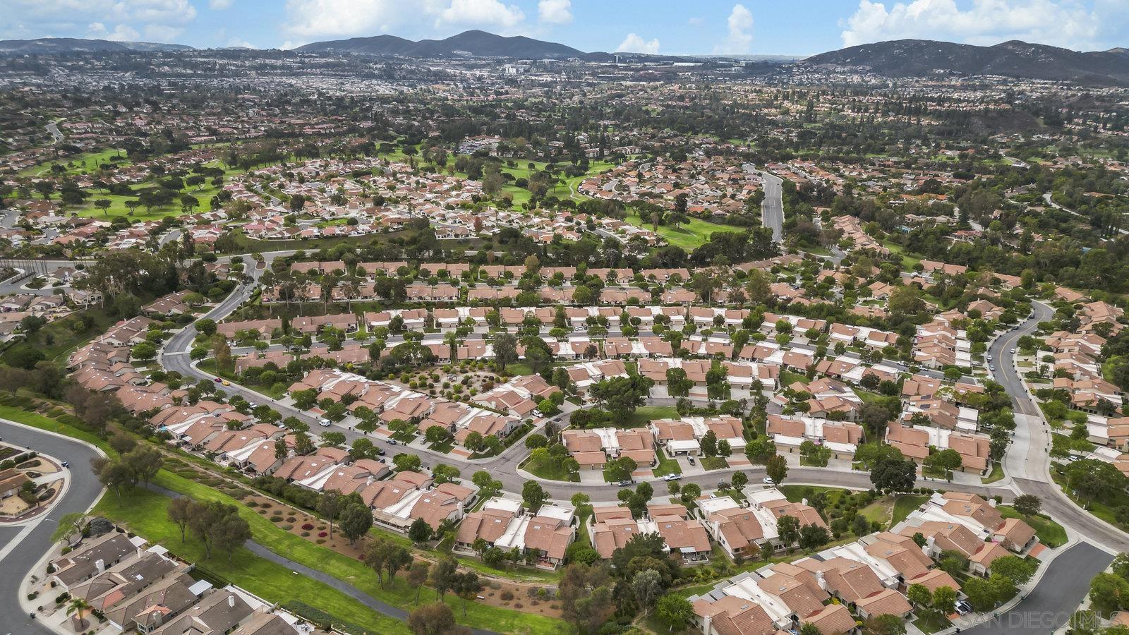 Detail Gallery Image 27 of 39 For 18023  Avenida Alozdra, San Diego,  CA 92128 - 2 Beds | 2 Baths