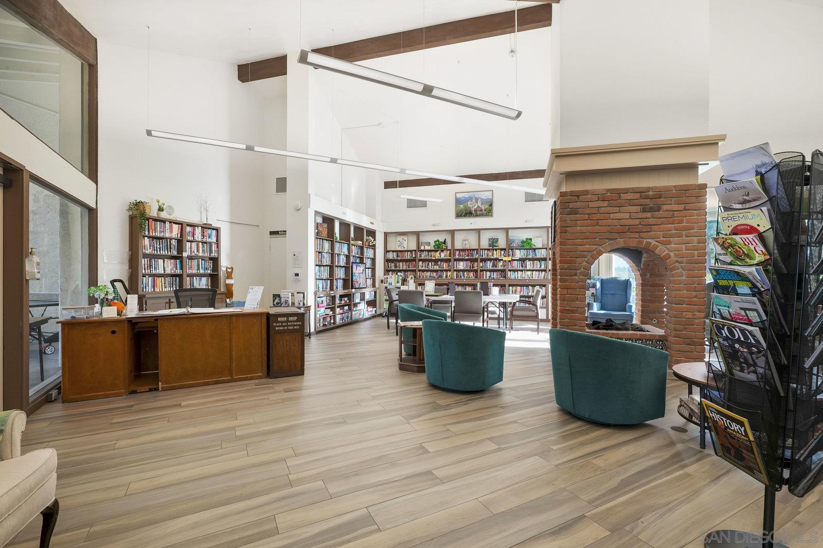 Detail Gallery Image 32 of 39 For 18023  Avenida Alozdra, San Diego,  CA 92128 - 2 Beds | 2 Baths