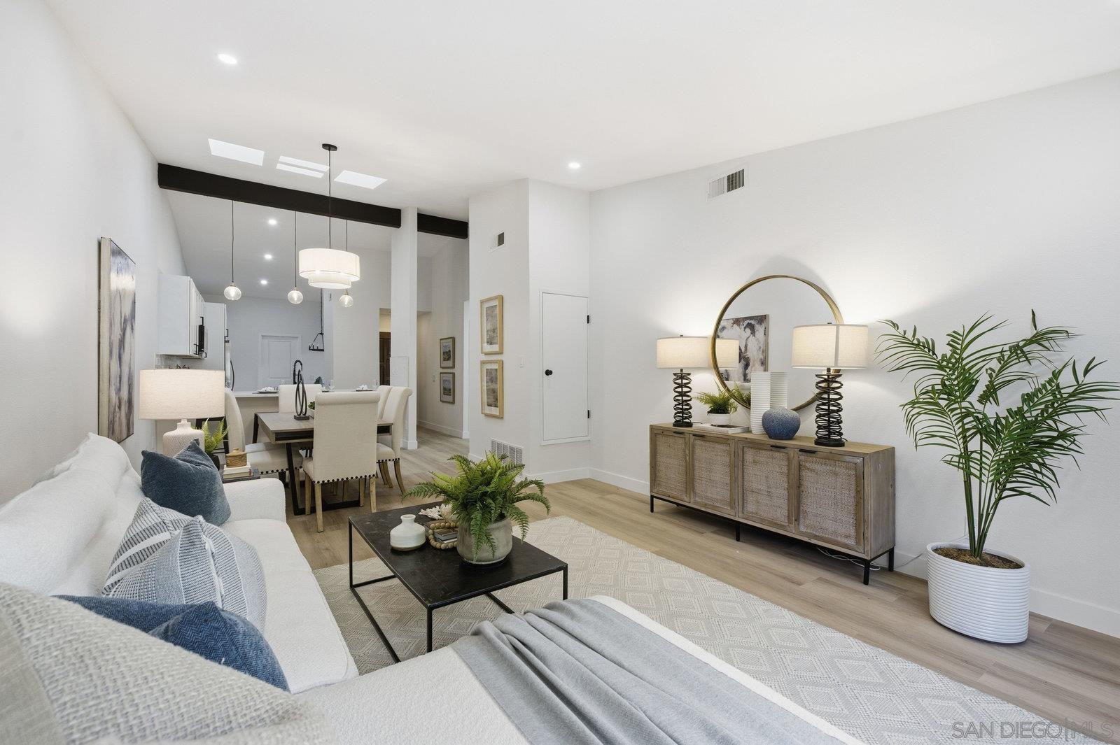 Detail Gallery Image 6 of 39 For 18023  Avenida Alozdra, San Diego,  CA 92128 - 2 Beds | 2 Baths