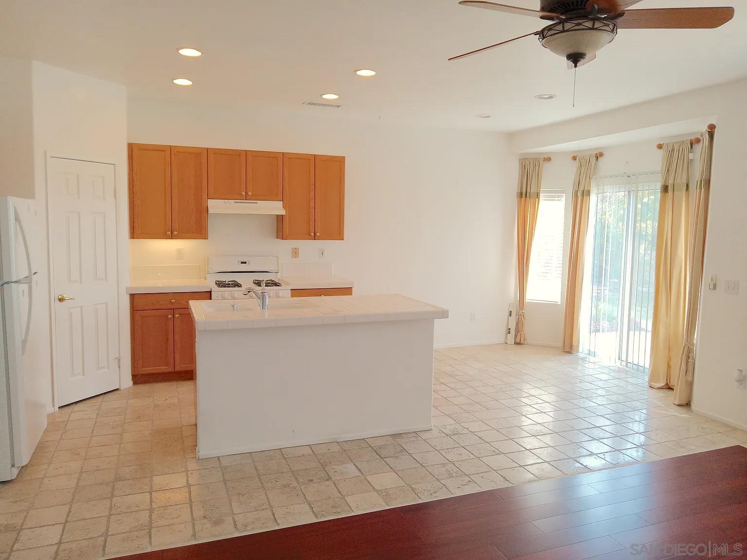 Detail Gallery Image 9 of 26 For 905  Glendora, Oceanside,  CA 92057 - 3 Beds | 2 Baths