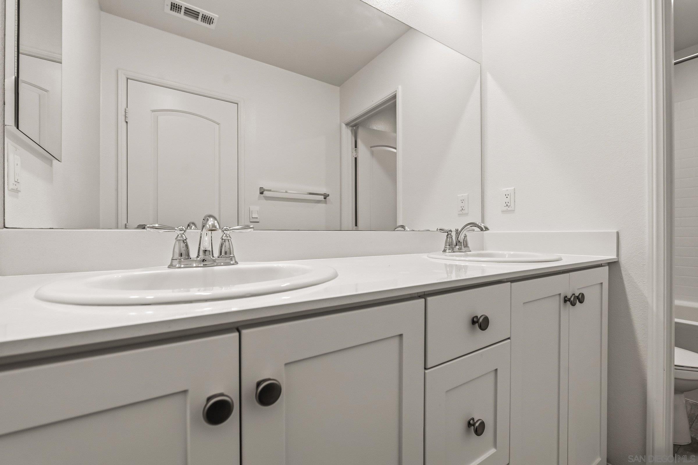 Detail Gallery Image 17 of 33 For 5429  Meridian Place, Bonsall,  CA 92003 - 4 Beds | 3 Baths