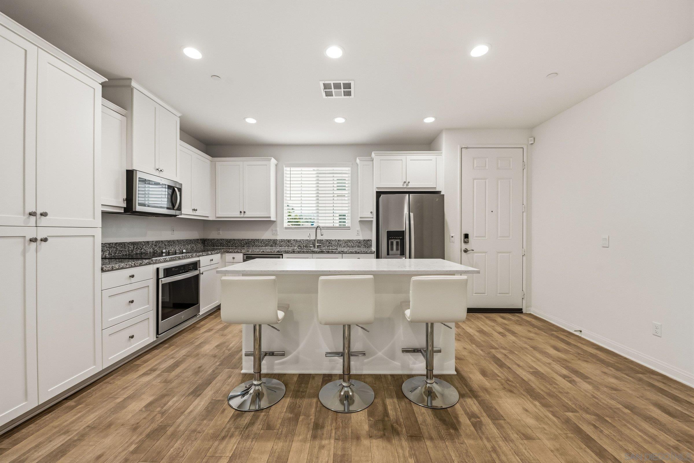 Detail Gallery Image 5 of 39 For 5429  Meridian Place, Bonsall,  CA 92003 - 4 Beds | 3 Baths