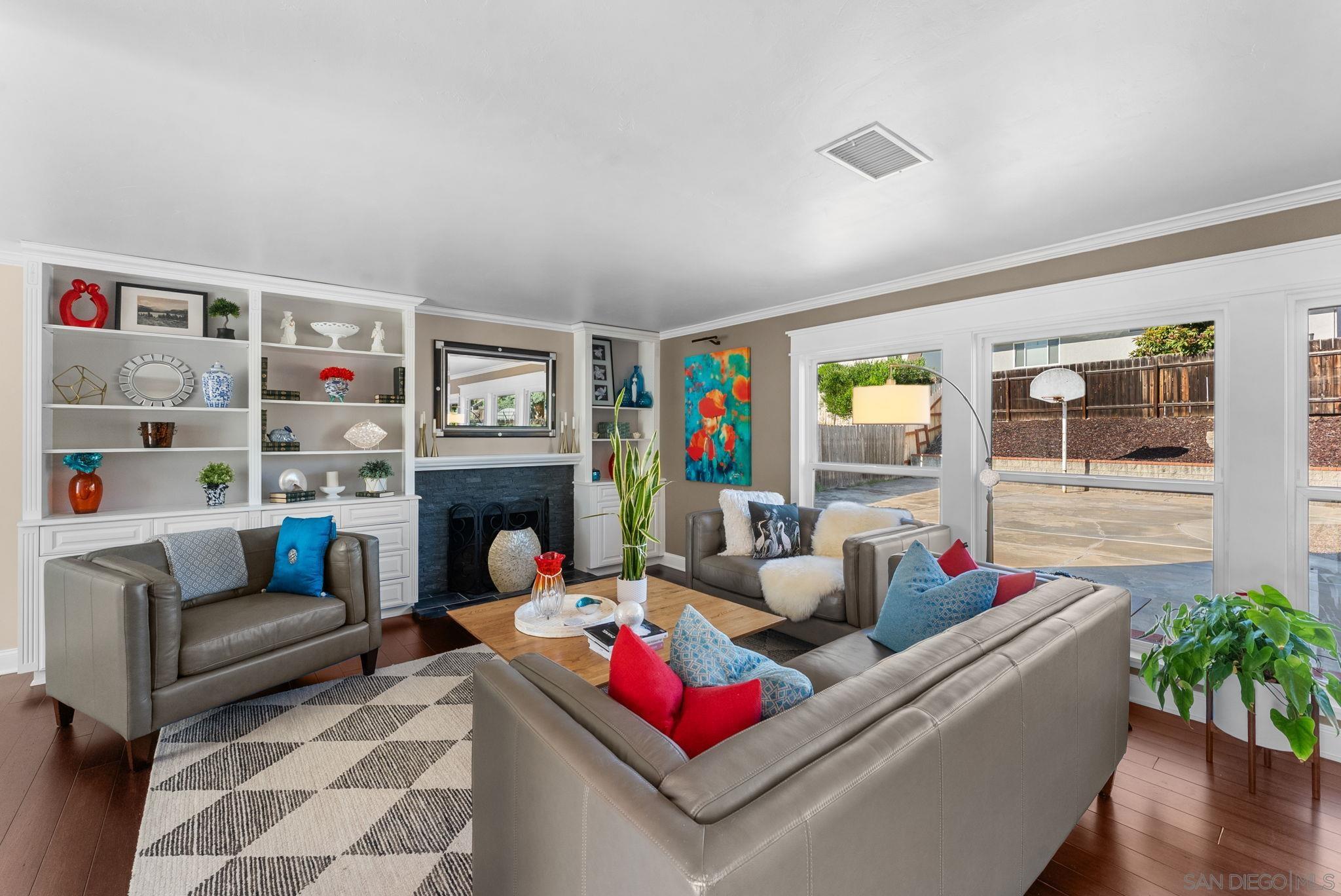 Detail Gallery Image 2 of 40 For 14120  Kendra Way, Poway,  CA 92064 - 4 Beds | 2/1 Baths