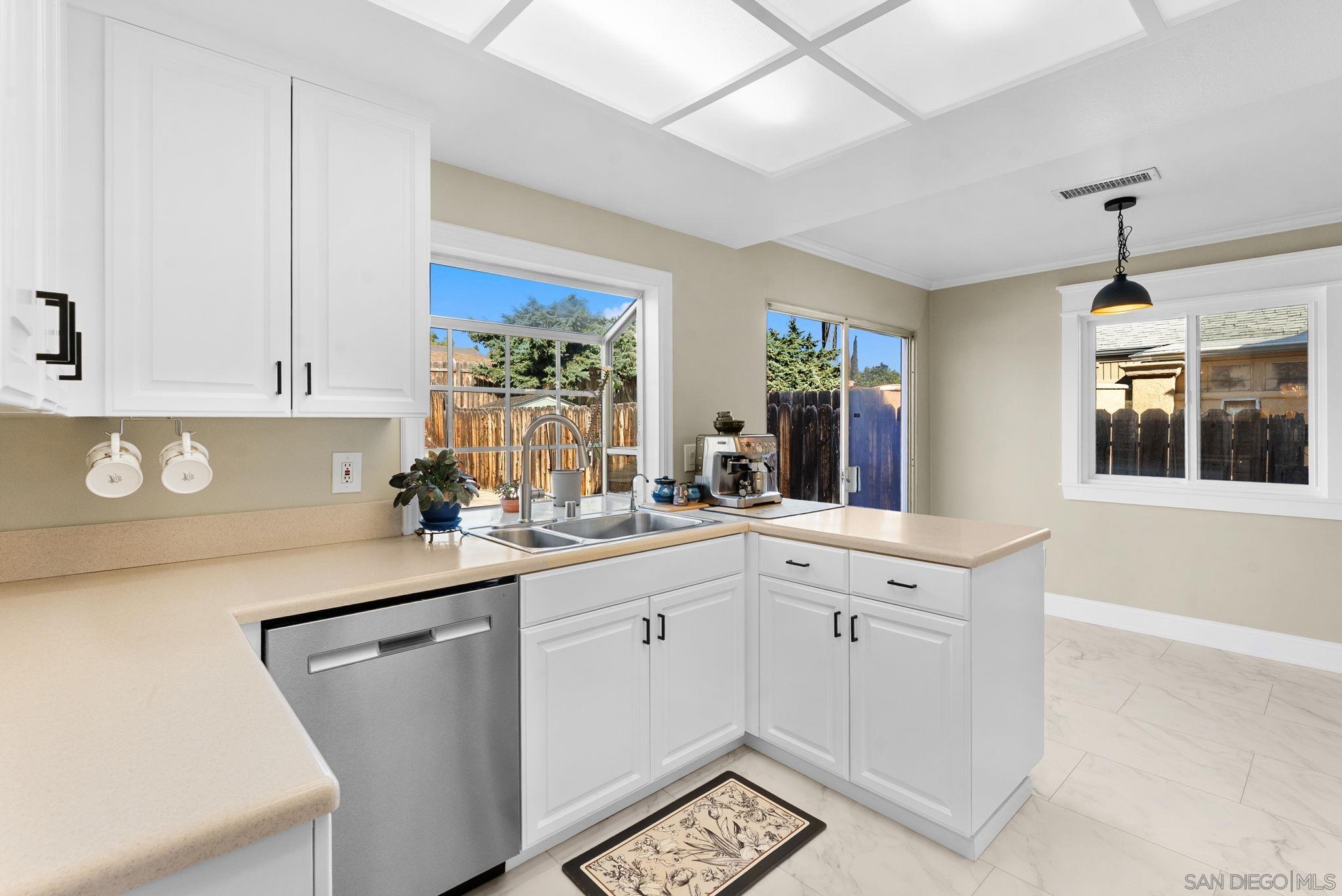 Detail Gallery Image 6 of 40 For 14120  Kendra Way, Poway,  CA 92064 - 4 Beds | 2/1 Baths