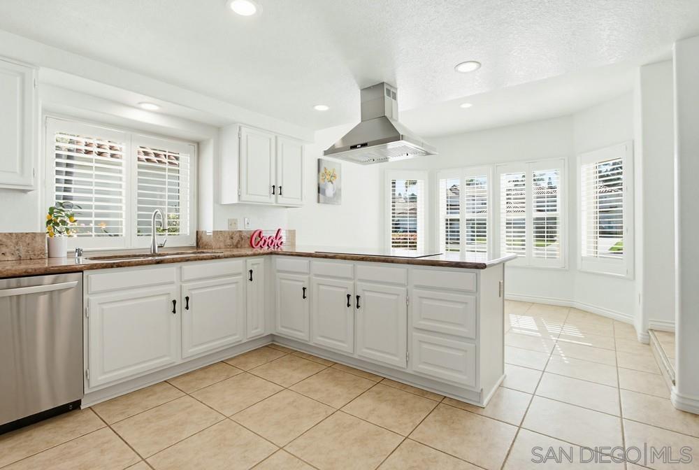 Detail Gallery Image 17 of 53 For 12316  Avenida Consentido, San Diego,  CA 92128 - 4 Beds | 2/1 Baths