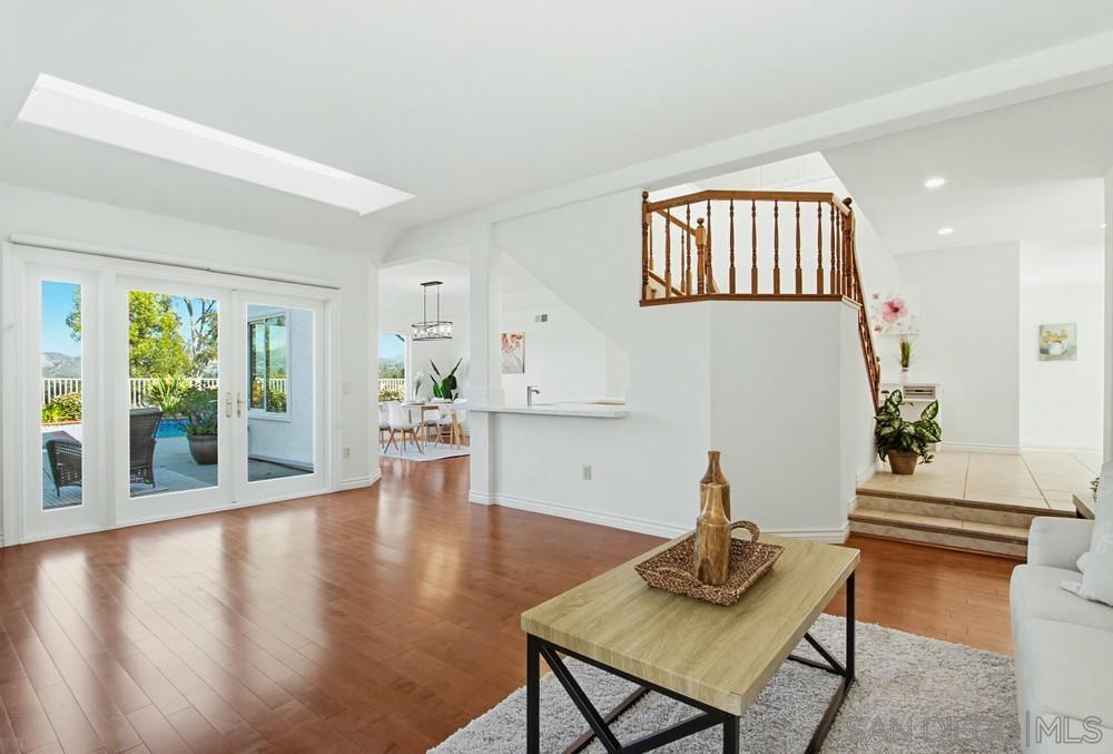 Detail Gallery Image 7 of 53 For 12316  Avenida Consentido, San Diego,  CA 92128 - 4 Beds | 2/1 Baths