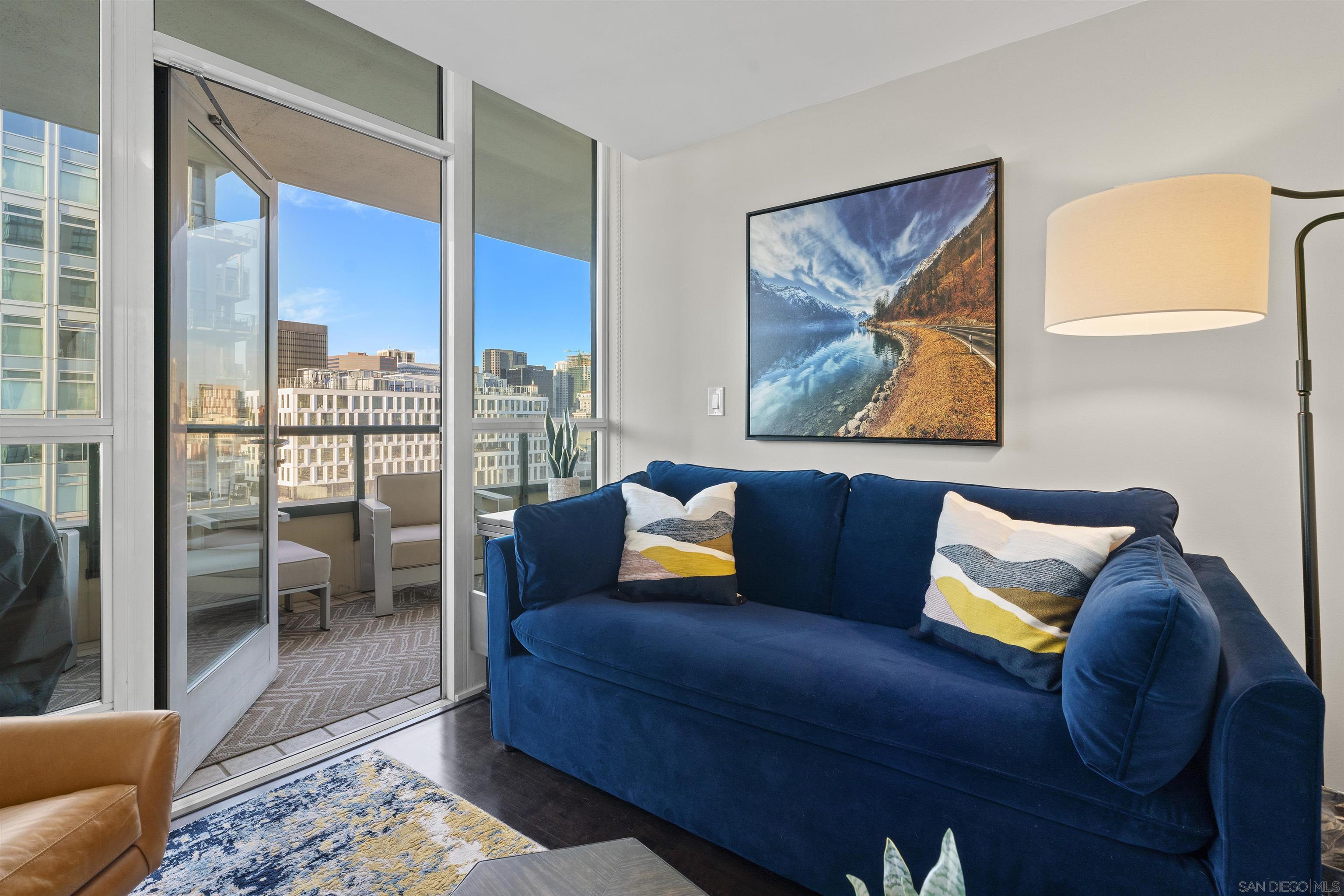 Detail Gallery Image 18 of 59 For 555  Front St.  #1501,  San Diego,  CA 92101 - 2 Beds | 2 Baths