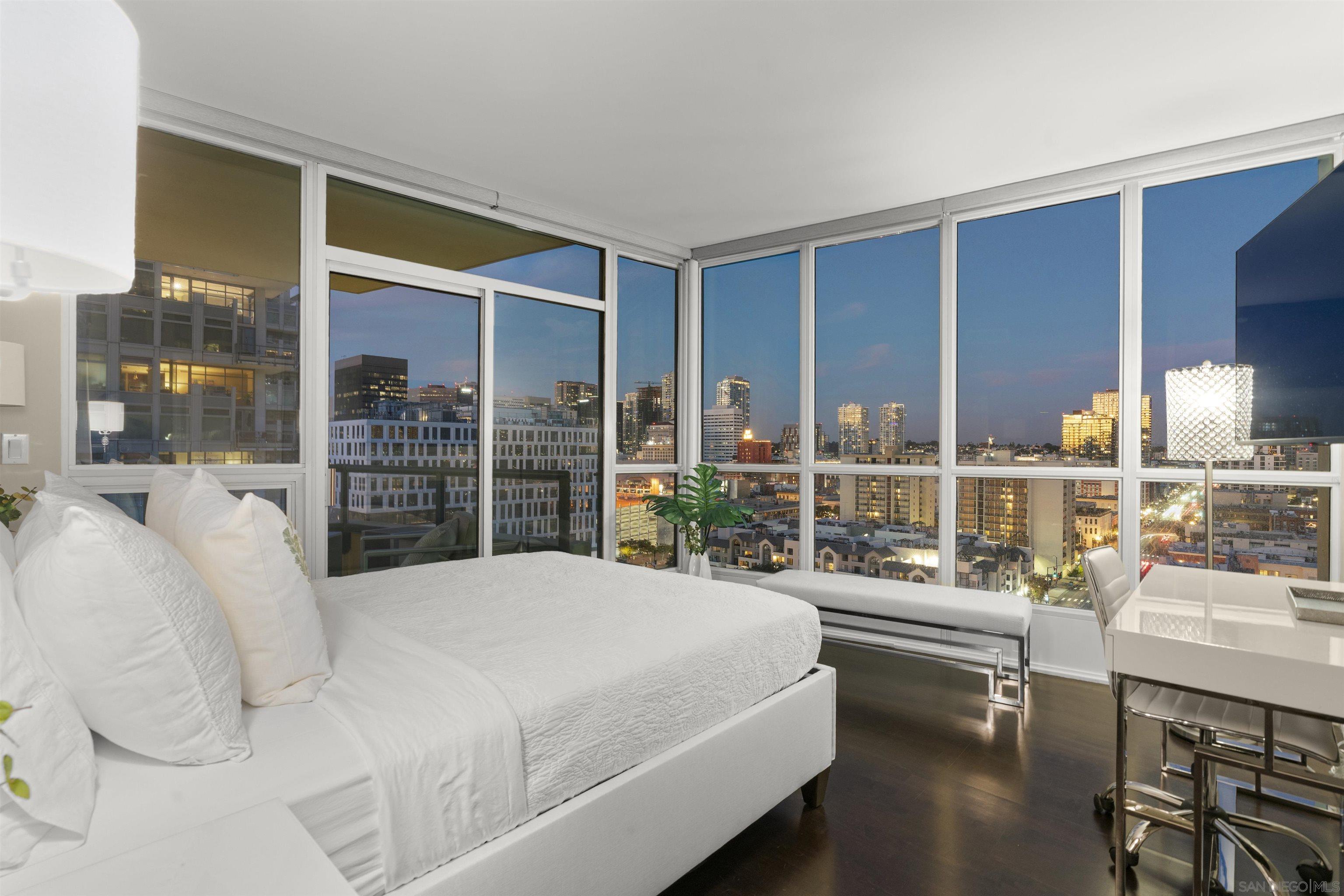 Detail Gallery Image 22 of 59 For 555  Front St.  #1501,  San Diego,  CA 92101 - 2 Beds | 2 Baths