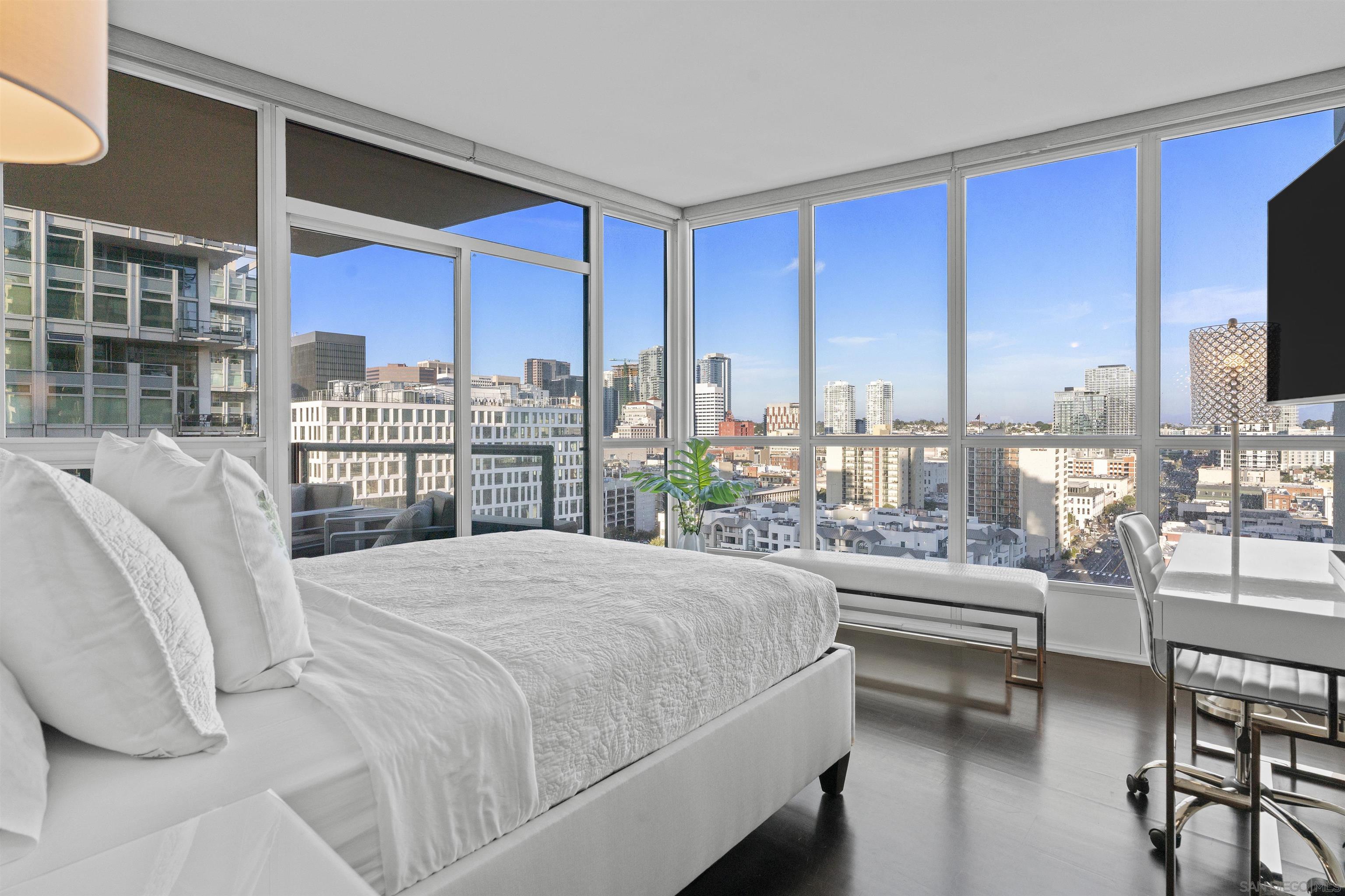 Detail Gallery Image 23 of 59 For 555  Front St.  #1501,  San Diego,  CA 92101 - 2 Beds | 2 Baths