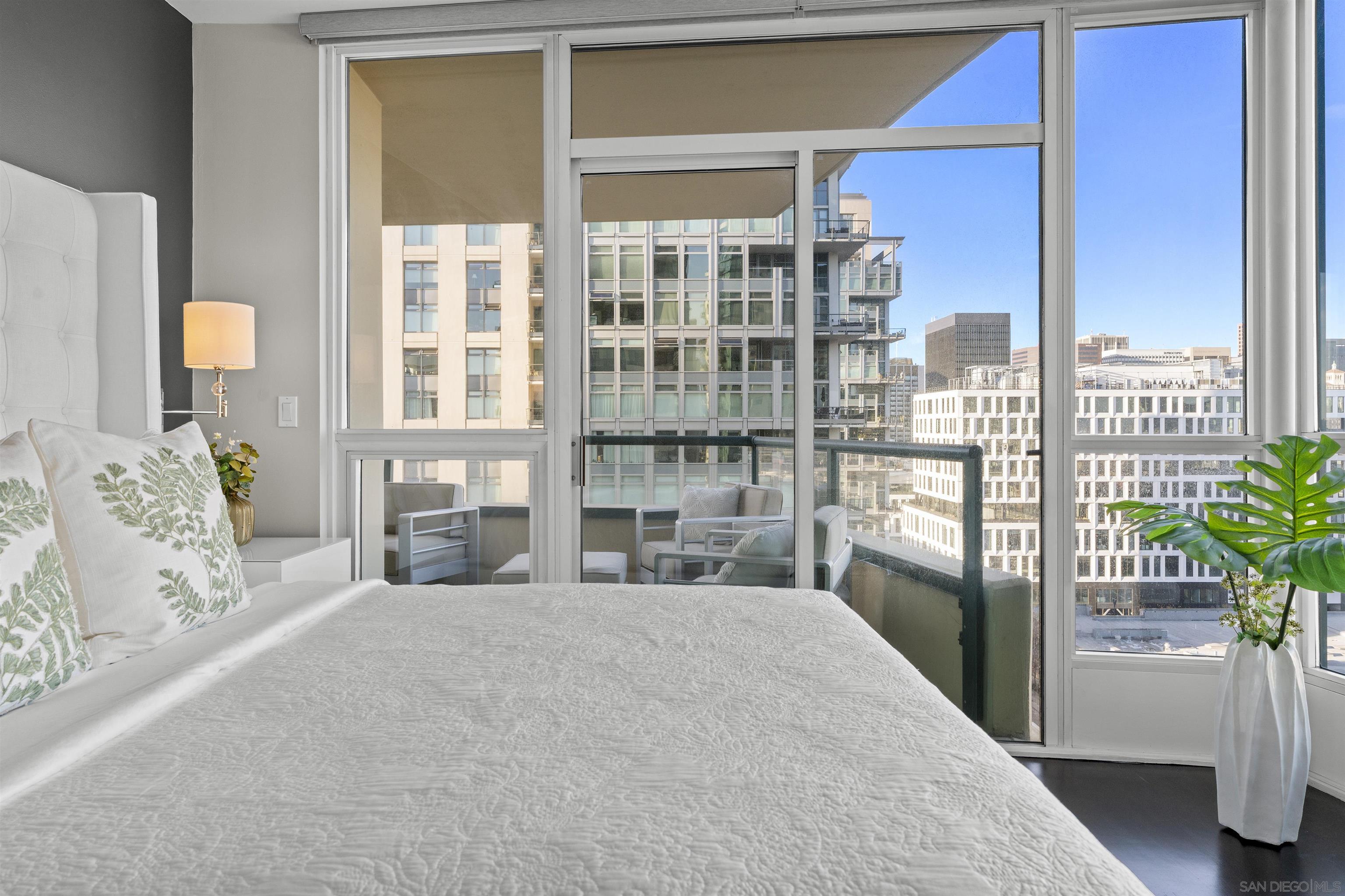 Detail Gallery Image 24 of 59 For 555  Front St.  #1501,  San Diego,  CA 92101 - 2 Beds | 2 Baths