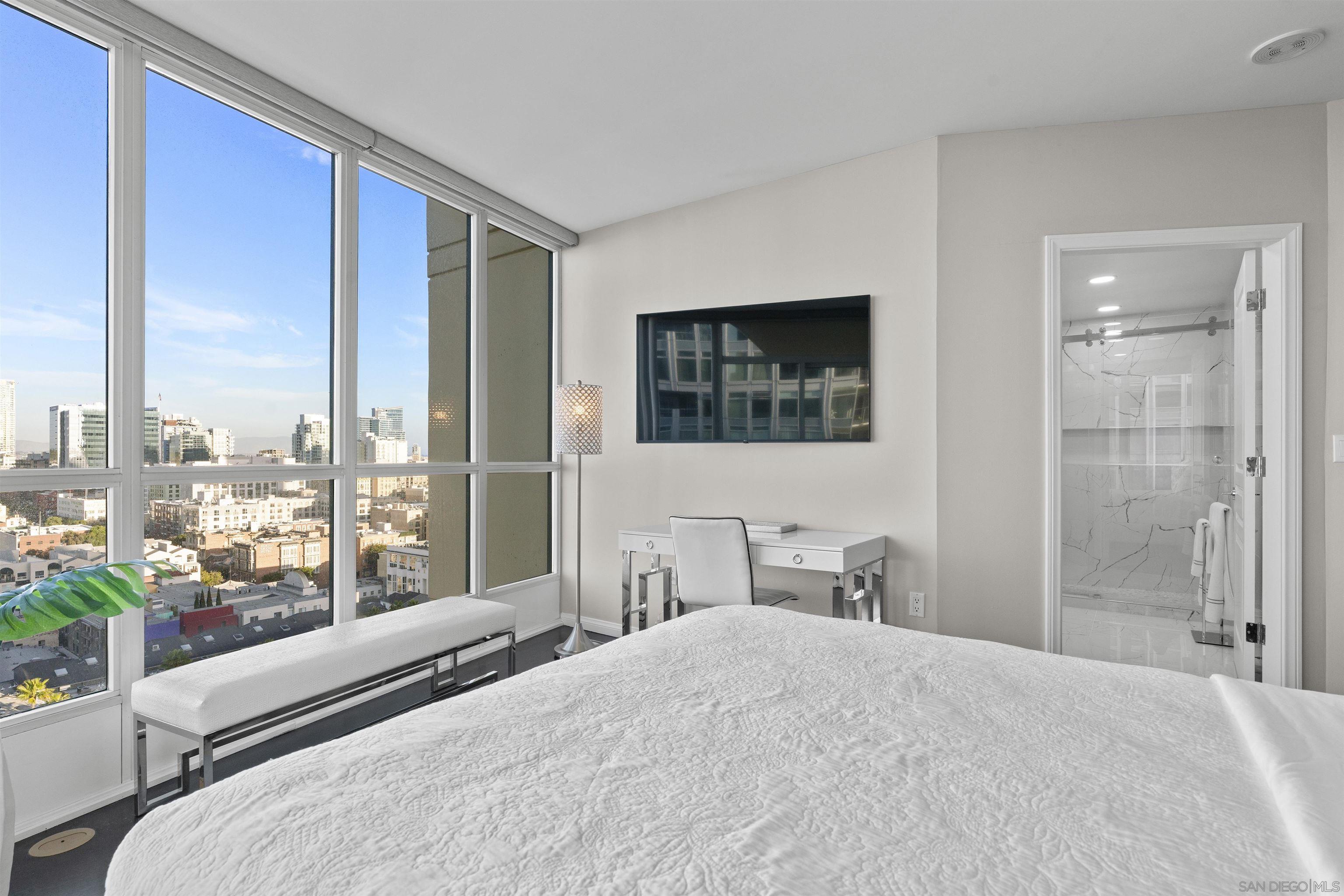 Detail Gallery Image 25 of 59 For 555  Front St.  #1501,  San Diego,  CA 92101 - 2 Beds | 2 Baths