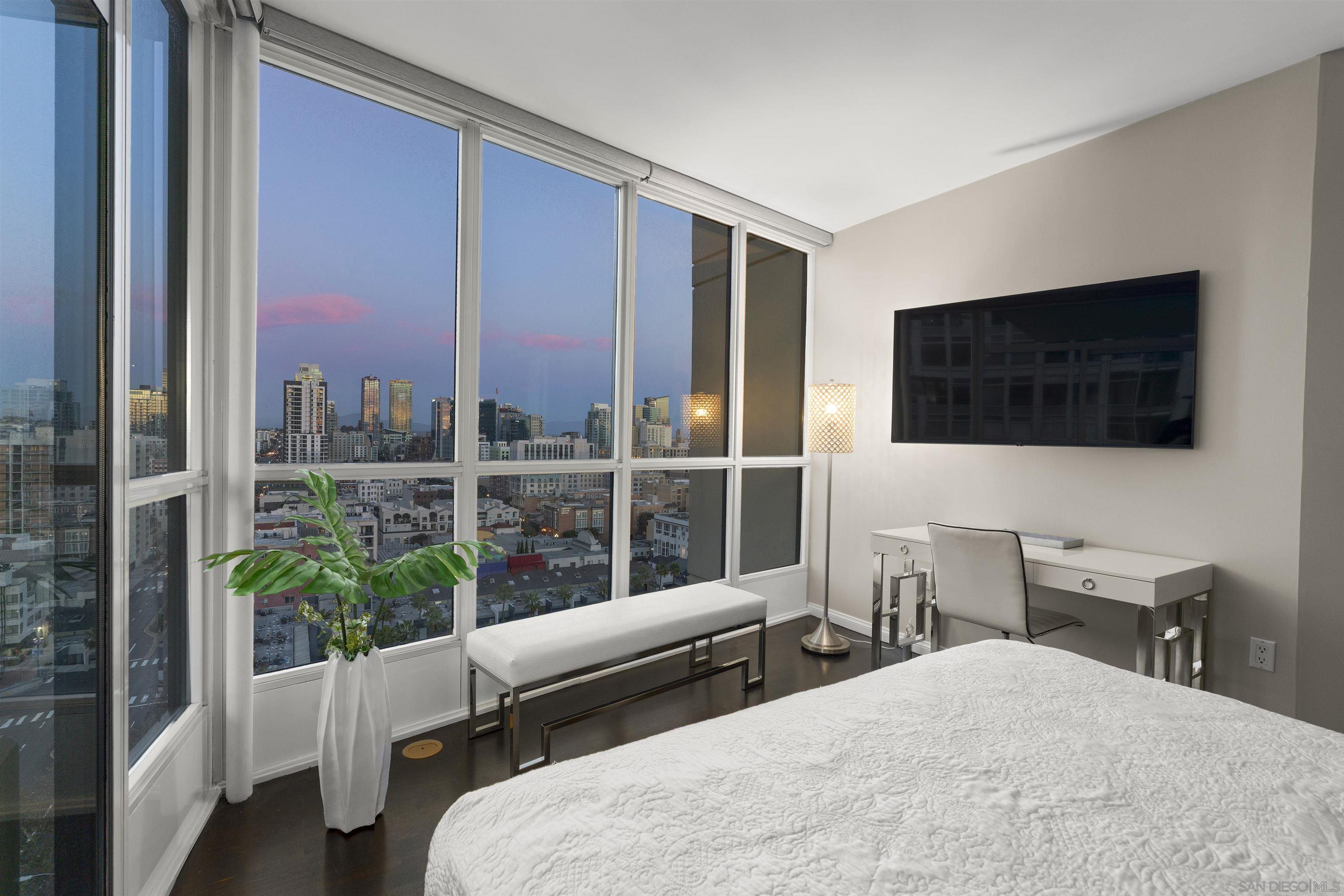 Detail Gallery Image 27 of 59 For 555  Front St.  #1501,  San Diego,  CA 92101 - 2 Beds | 2 Baths