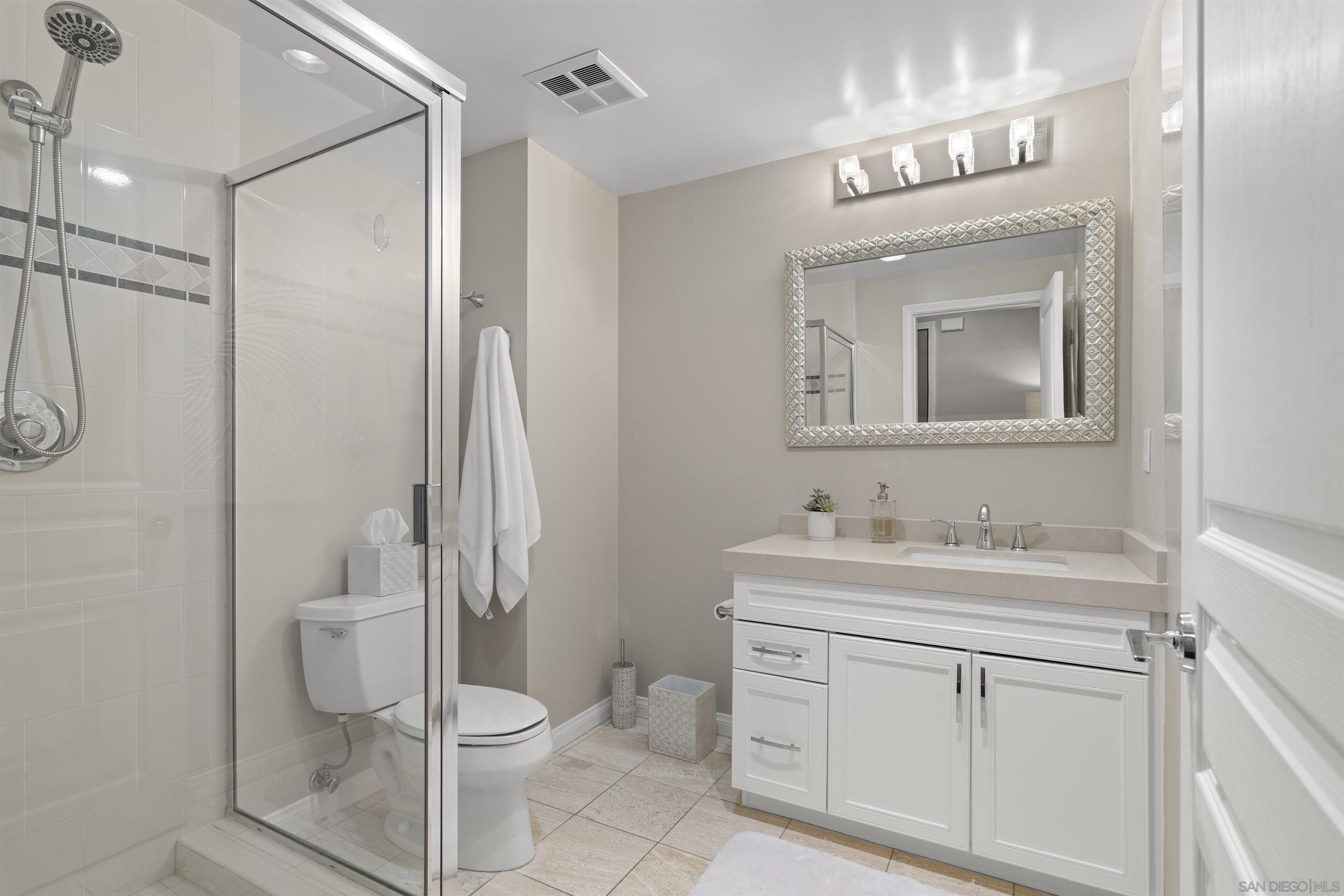 Detail Gallery Image 32 of 59 For 555  Front St.  #1501,  San Diego,  CA 92101 - 2 Beds | 2 Baths