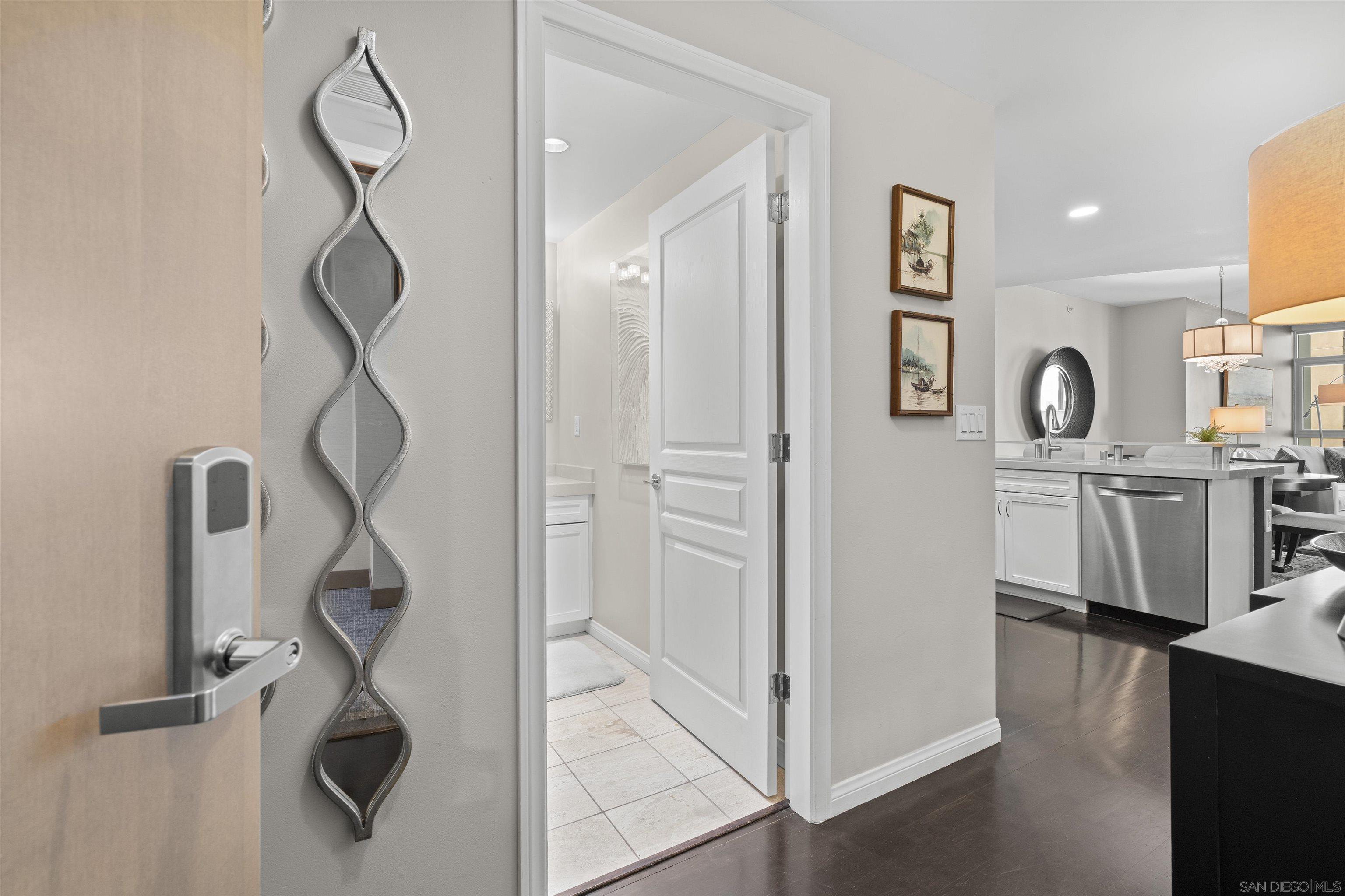 Detail Gallery Image 34 of 59 For 555  Front St.  #1501,  San Diego,  CA 92101 - 2 Beds | 2 Baths