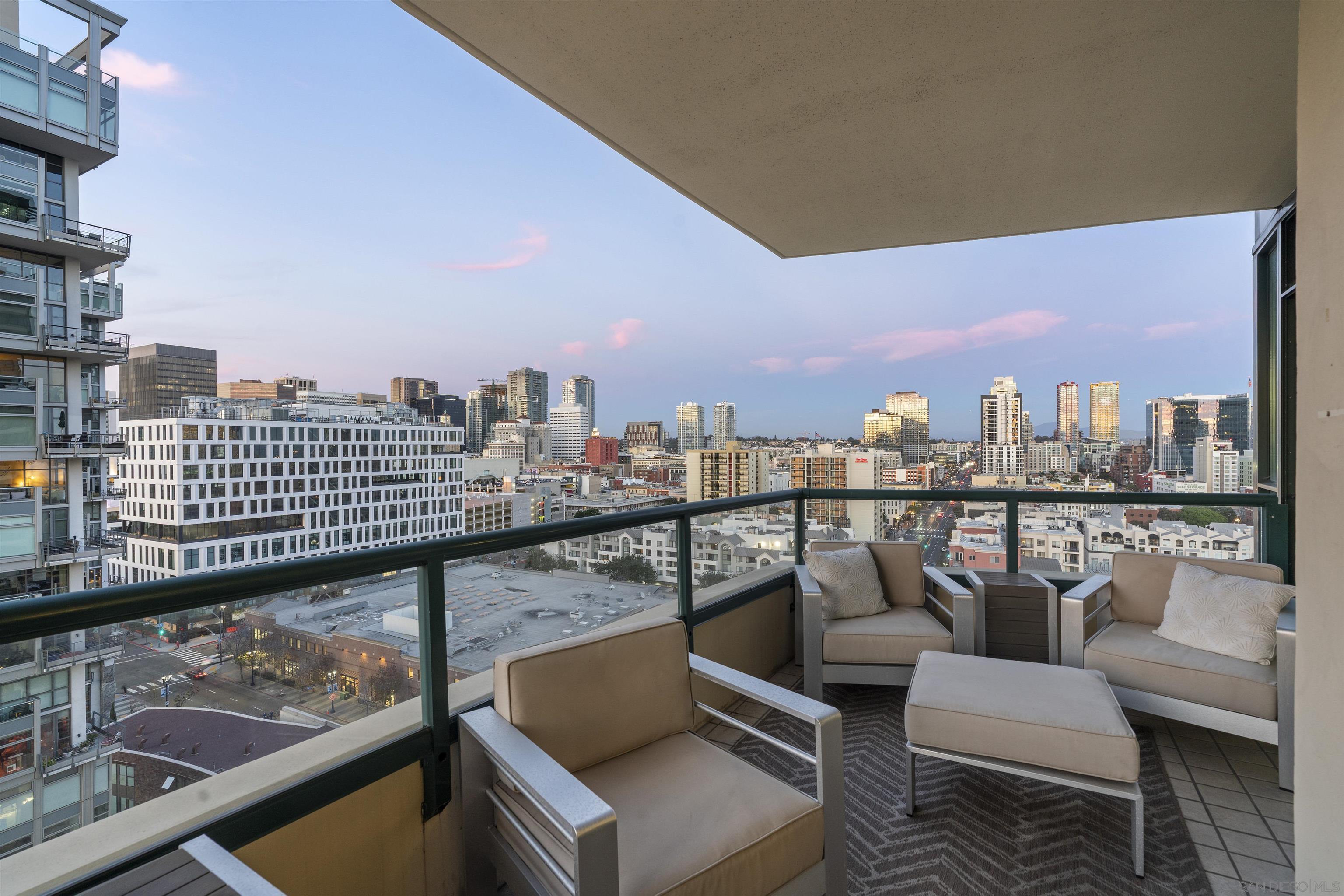 Detail Gallery Image 39 of 59 For 555  Front St.  #1501,  San Diego,  CA 92101 - 2 Beds | 2 Baths