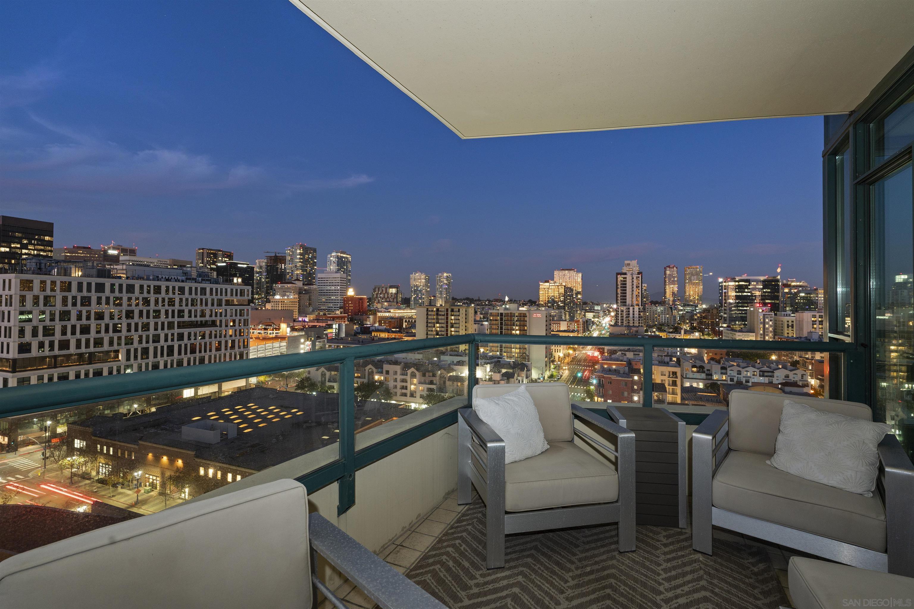 Detail Gallery Image 40 of 59 For 555  Front St.  #1501,  San Diego,  CA 92101 - 2 Beds | 2 Baths