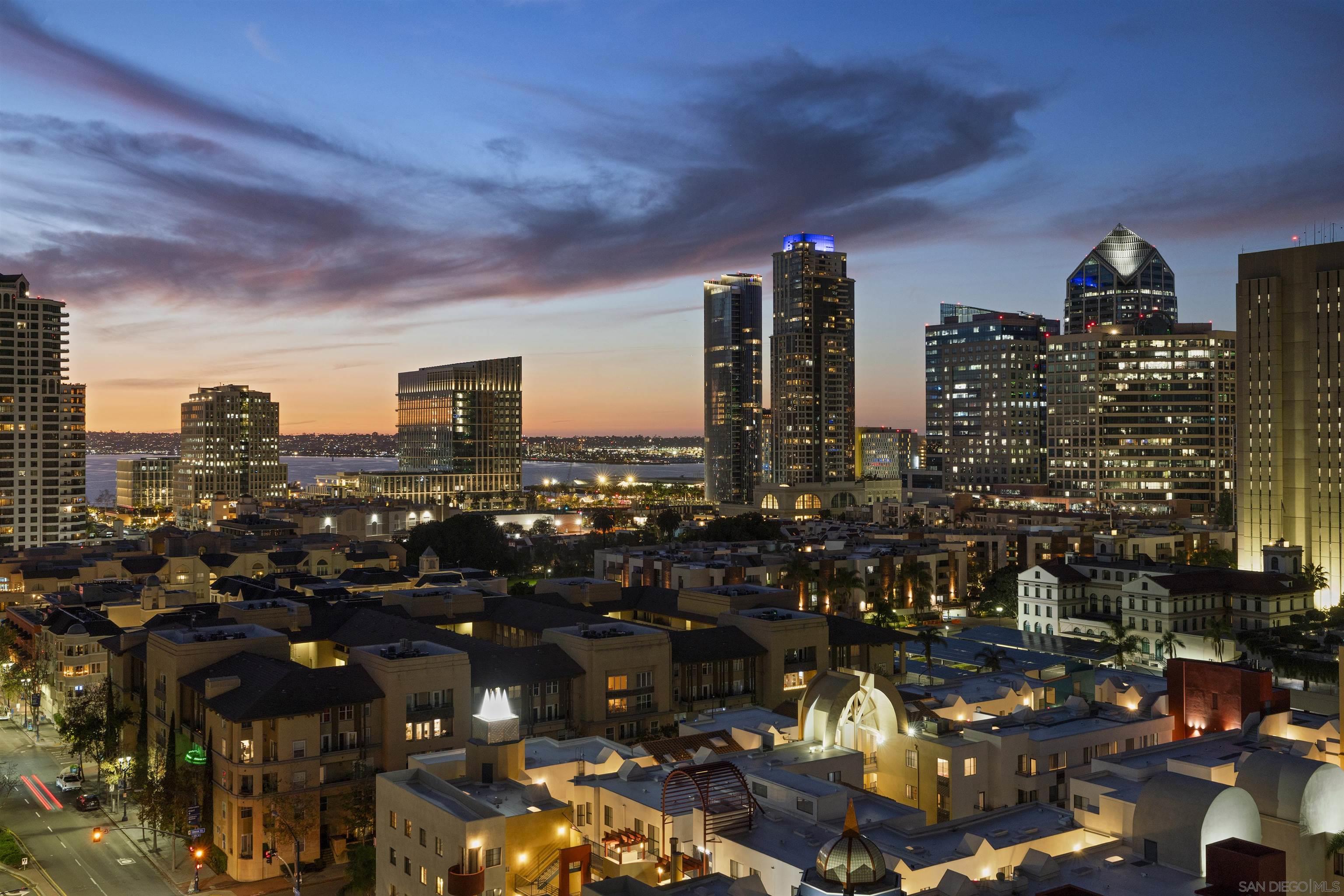 Detail Gallery Image 41 of 59 For 555  Front St.  #1501,  San Diego,  CA 92101 - 2 Beds | 2 Baths