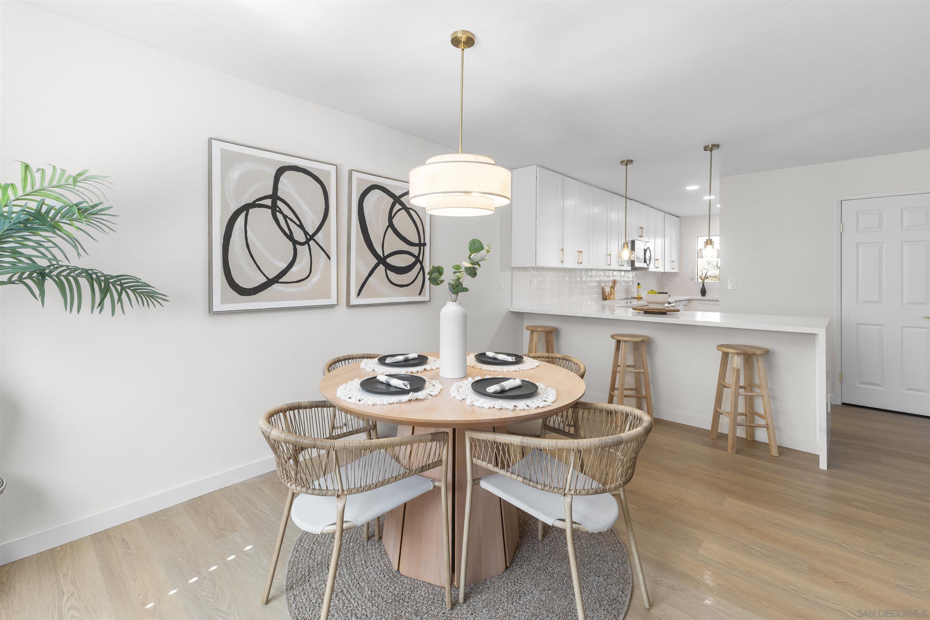 Detail Gallery Image 4 of 21 For 5878  Mission Center  a,  San Diego,  CA 92123 - 2 Beds | 2/1 Baths