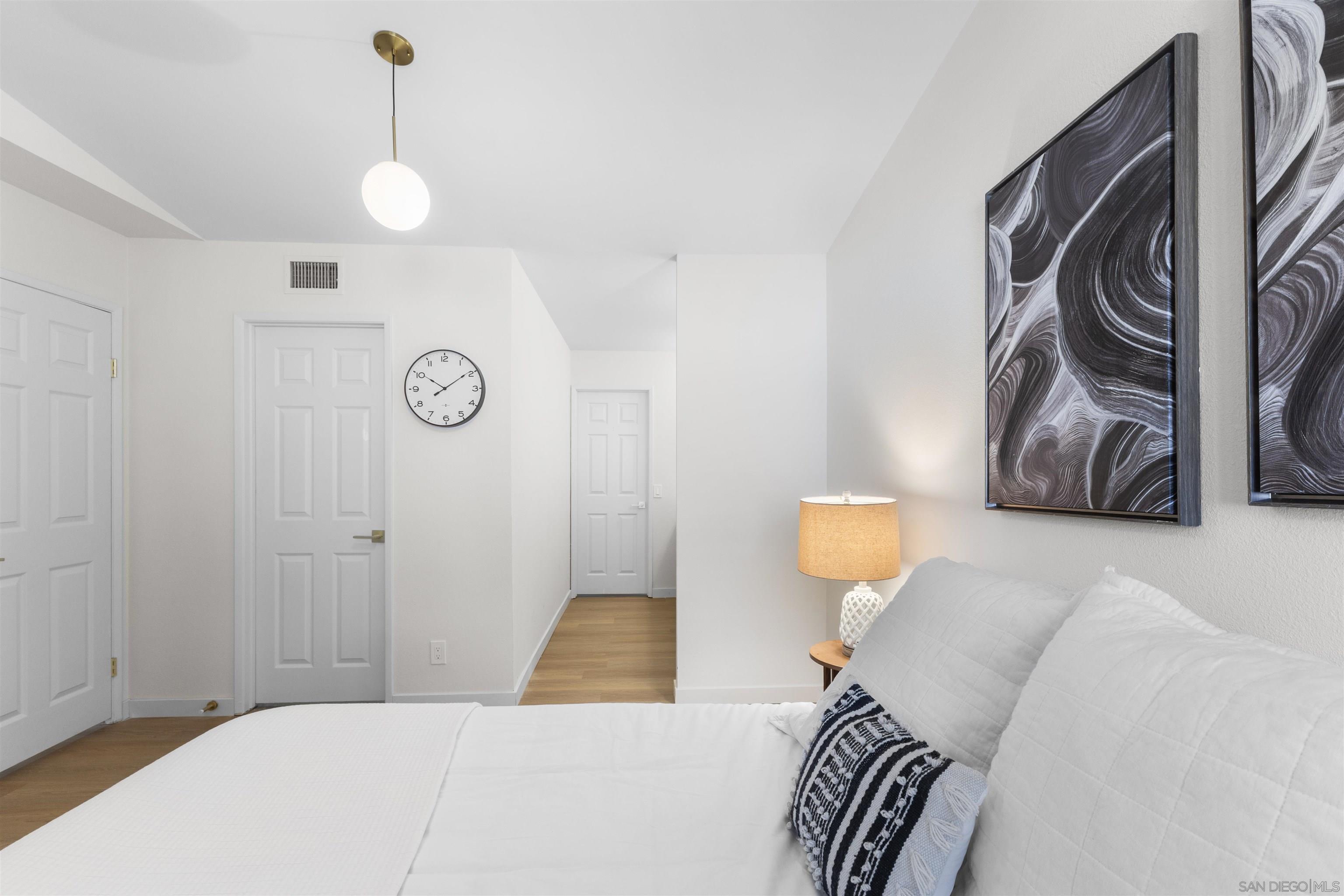 Detail Gallery Image 10 of 21 For 5878  Mission Center  a,  San Diego,  CA 92123 - 2 Beds | 2/1 Baths