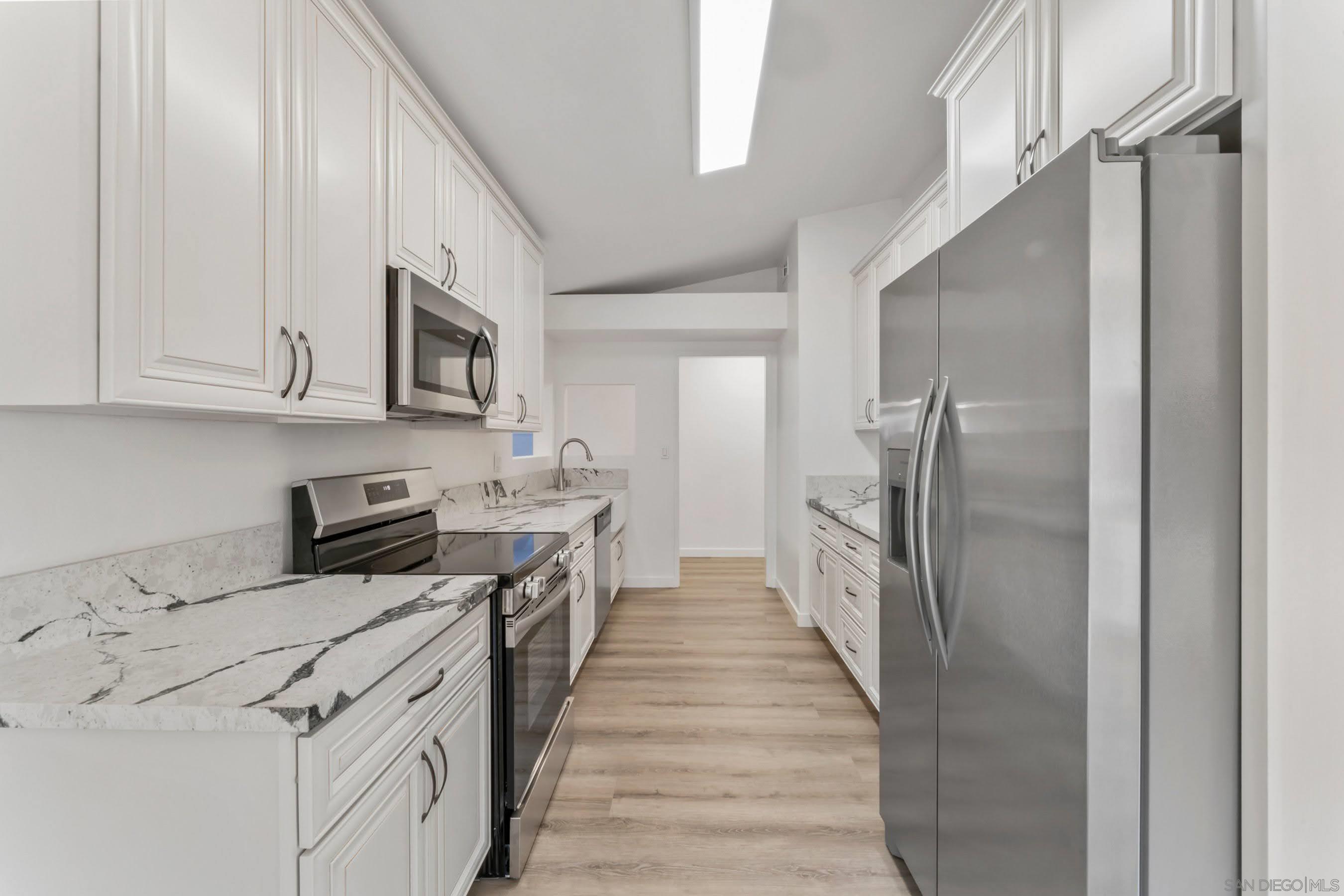 Detail Gallery Image 2 of 21 For 2663  Tonto Way, San Diego,  CA 92117 - 5 Beds | 2 Baths