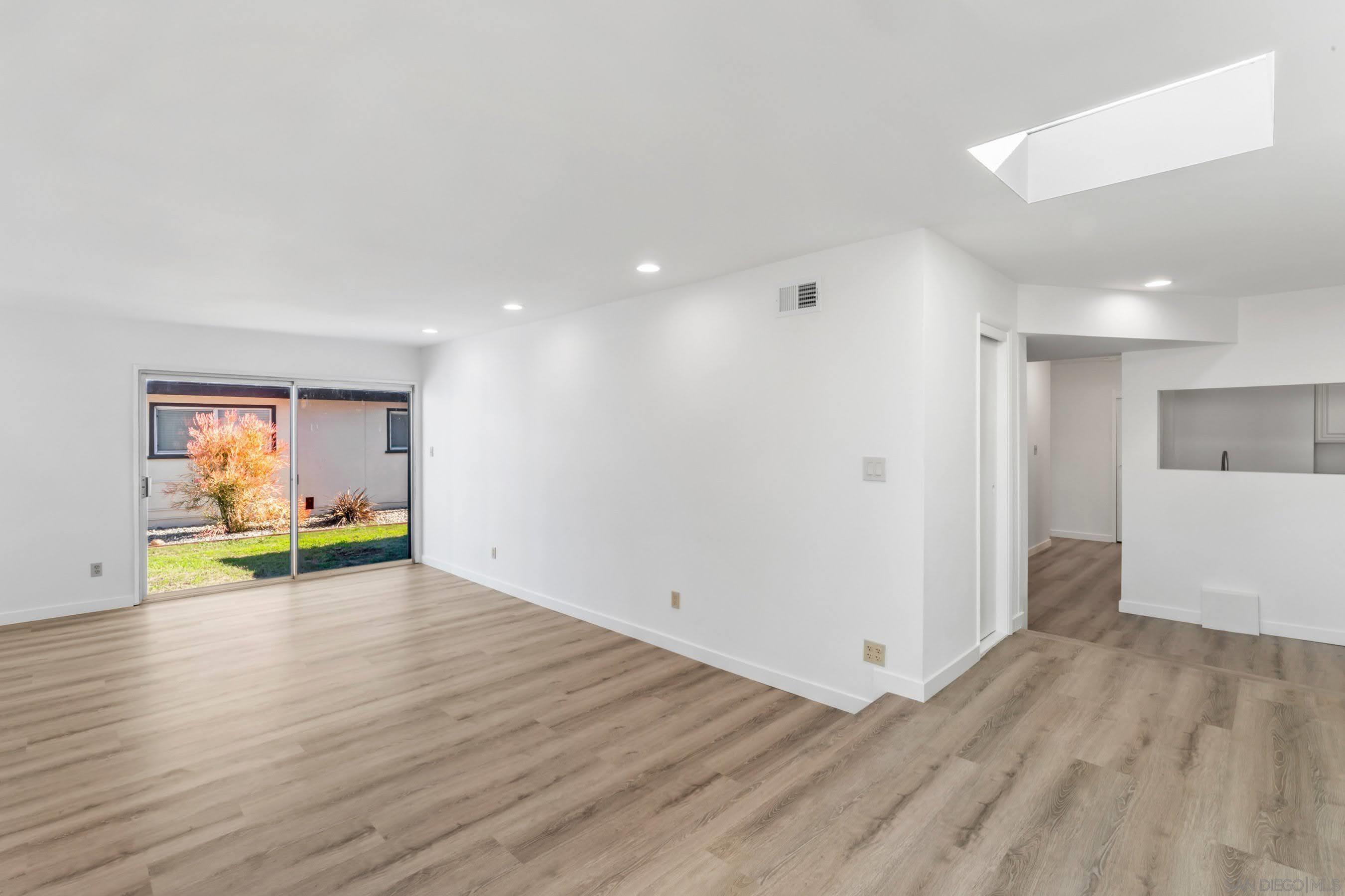 Detail Gallery Image 5 of 21 For 2663  Tonto Way, San Diego,  CA 92117 - 5 Beds | 2 Baths