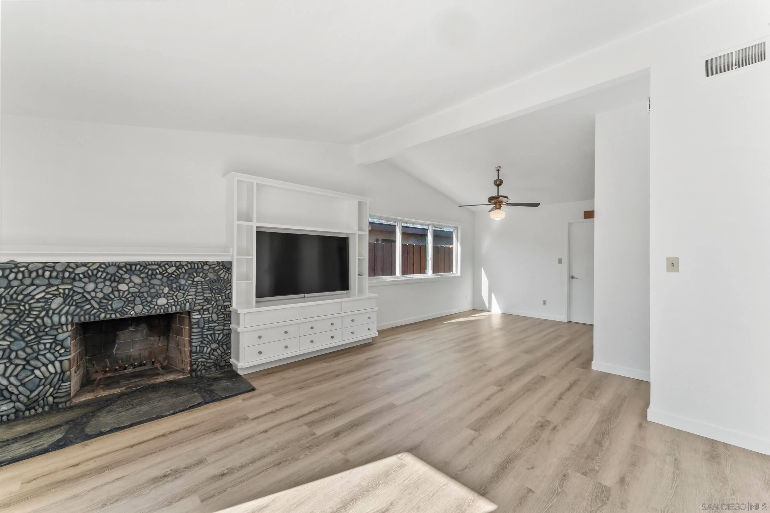 Detail Gallery Image 10 of 21 For 2663  Tonto Way, San Diego,  CA 92117 - 5 Beds | 2 Baths