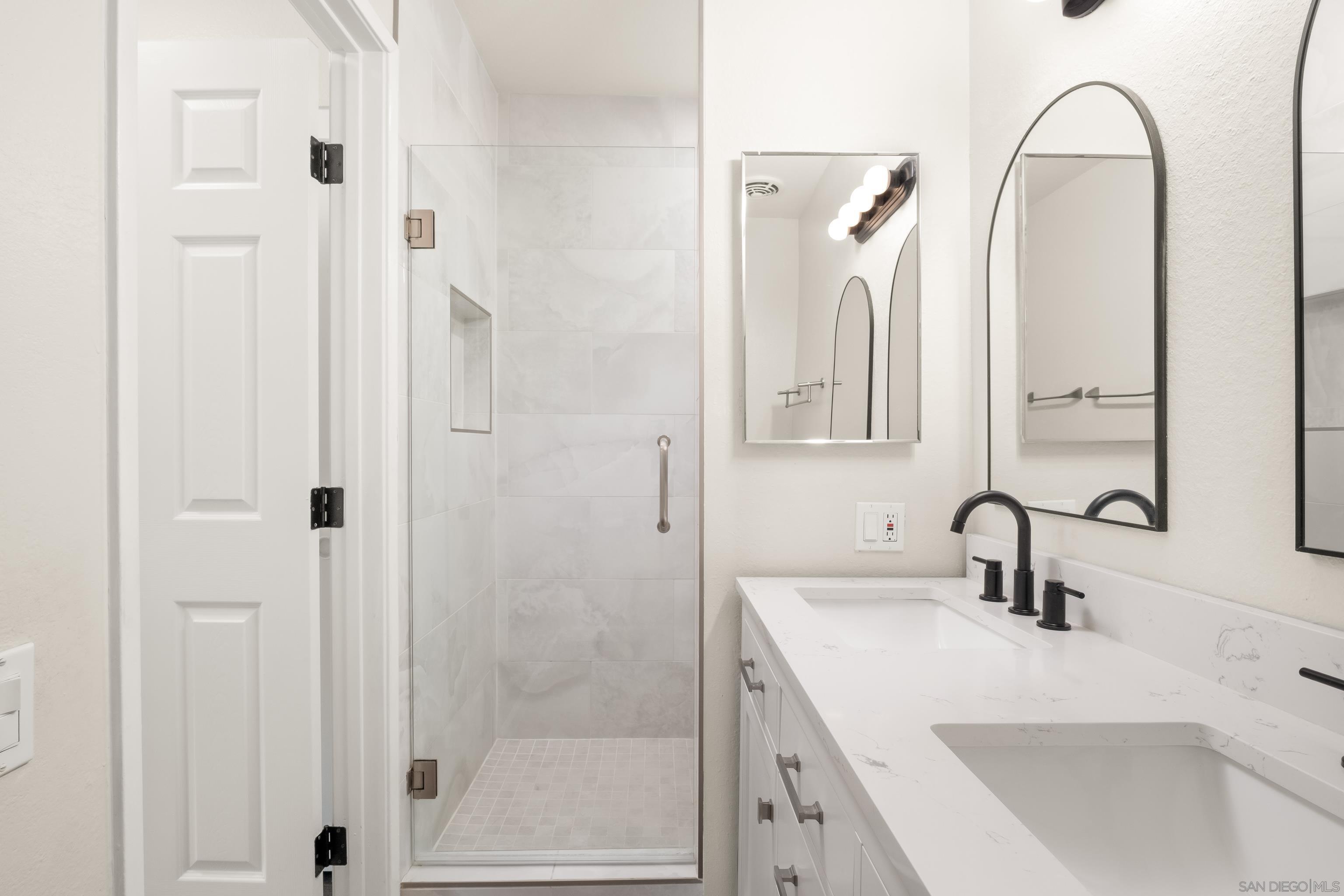 Detail Gallery Image 22 of 58 For 3281  Loma Riviera Drive, San Diego,  CA 92110 - 4 Beds | 2/1 Baths