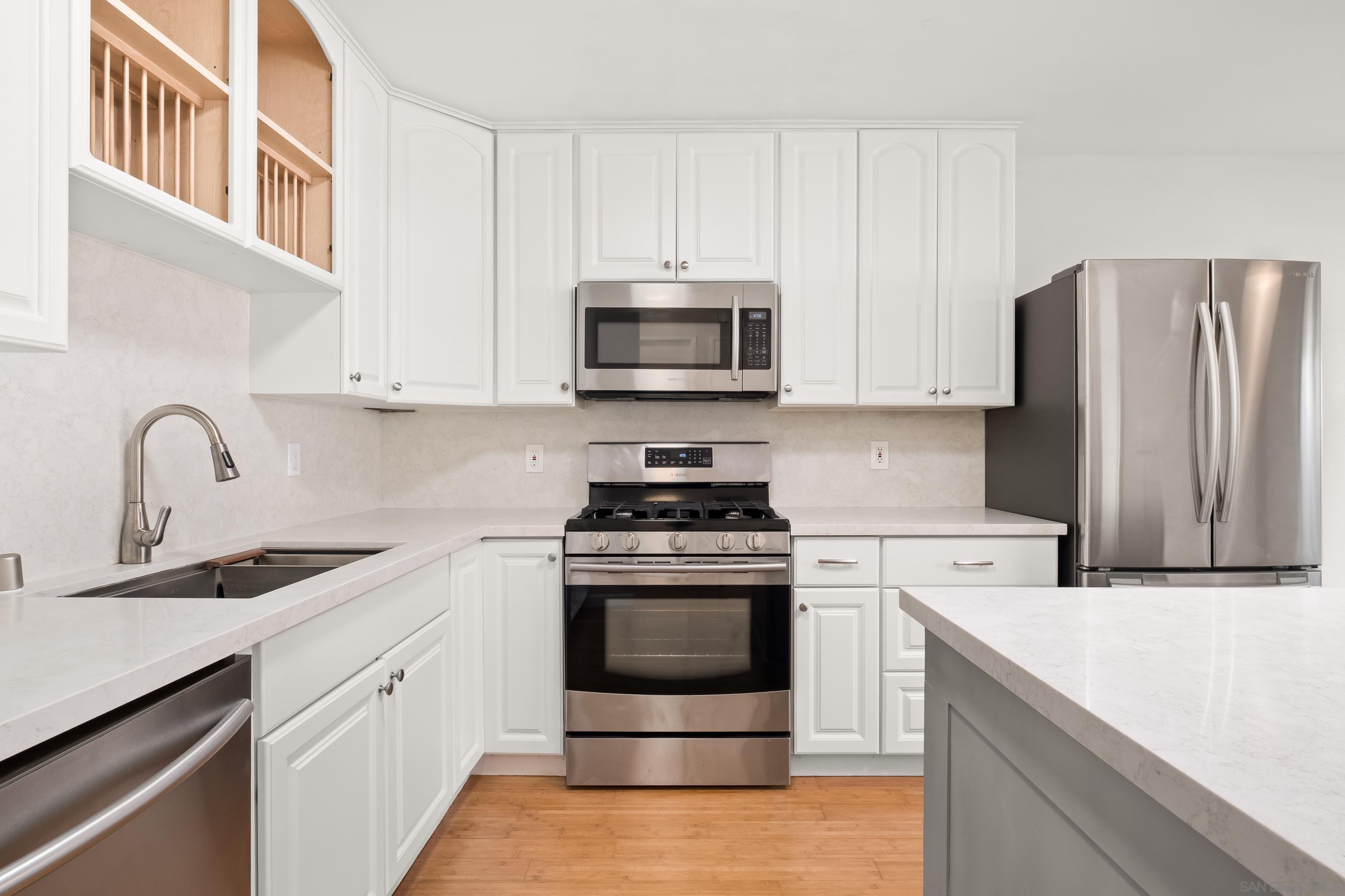 Detail Gallery Image 10 of 58 For 3281  Loma Riviera Drive, San Diego,  CA 92110 - 4 Beds | 2/1 Baths