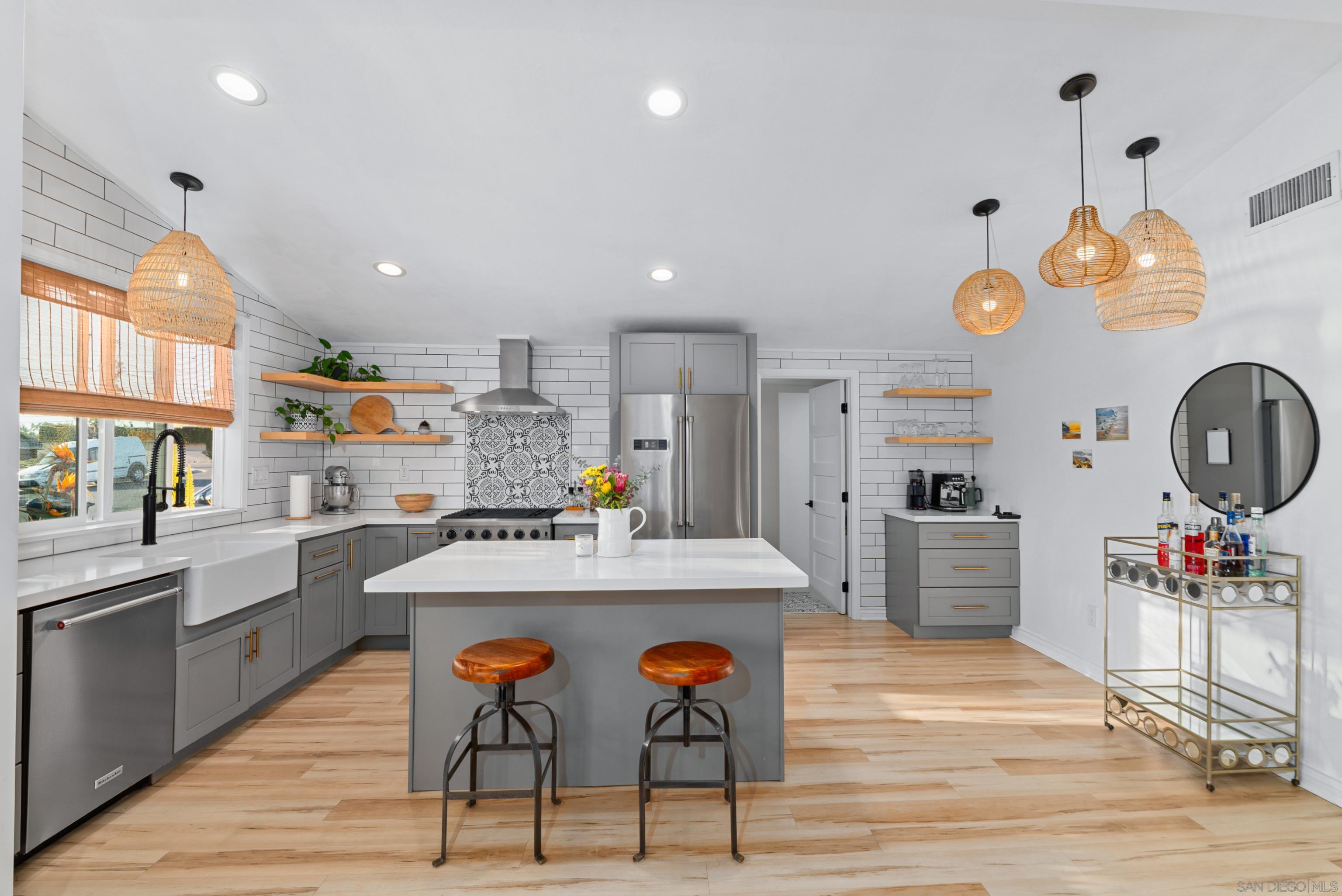 Front Image Thumbnail for SD260005225