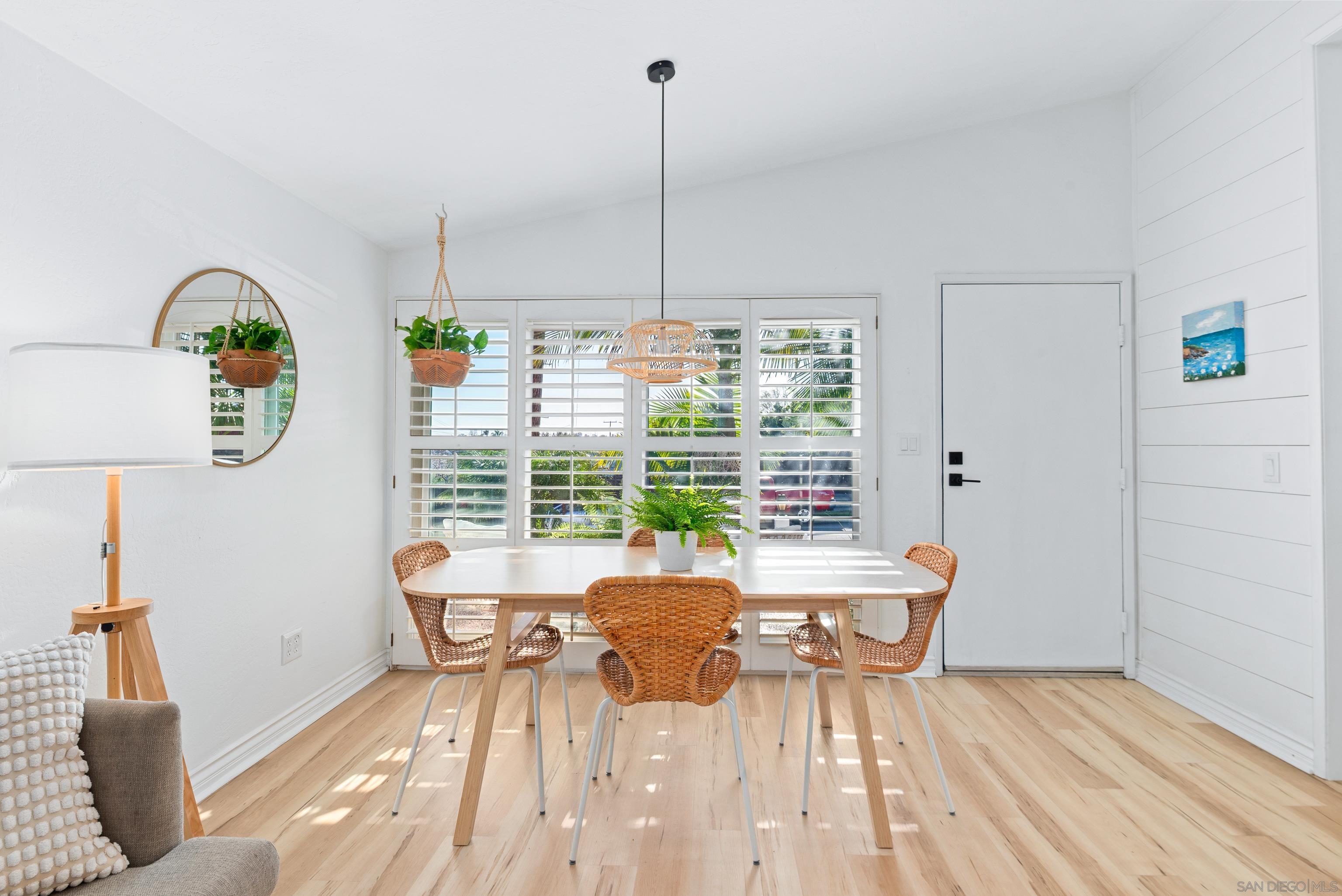 Detail Gallery Image 3 of 36 For 2779  Amulet Street, San Diego,  CA 92123 - 4 Beds | 3 Baths