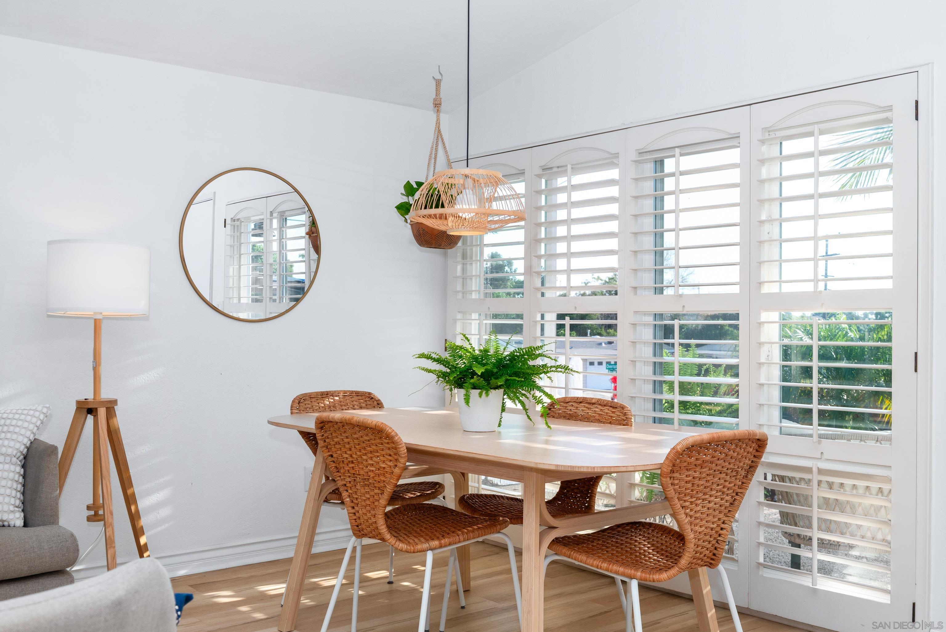 Detail Gallery Image 4 of 36 For 2779  Amulet Street, San Diego,  CA 92123 - 4 Beds | 3 Baths