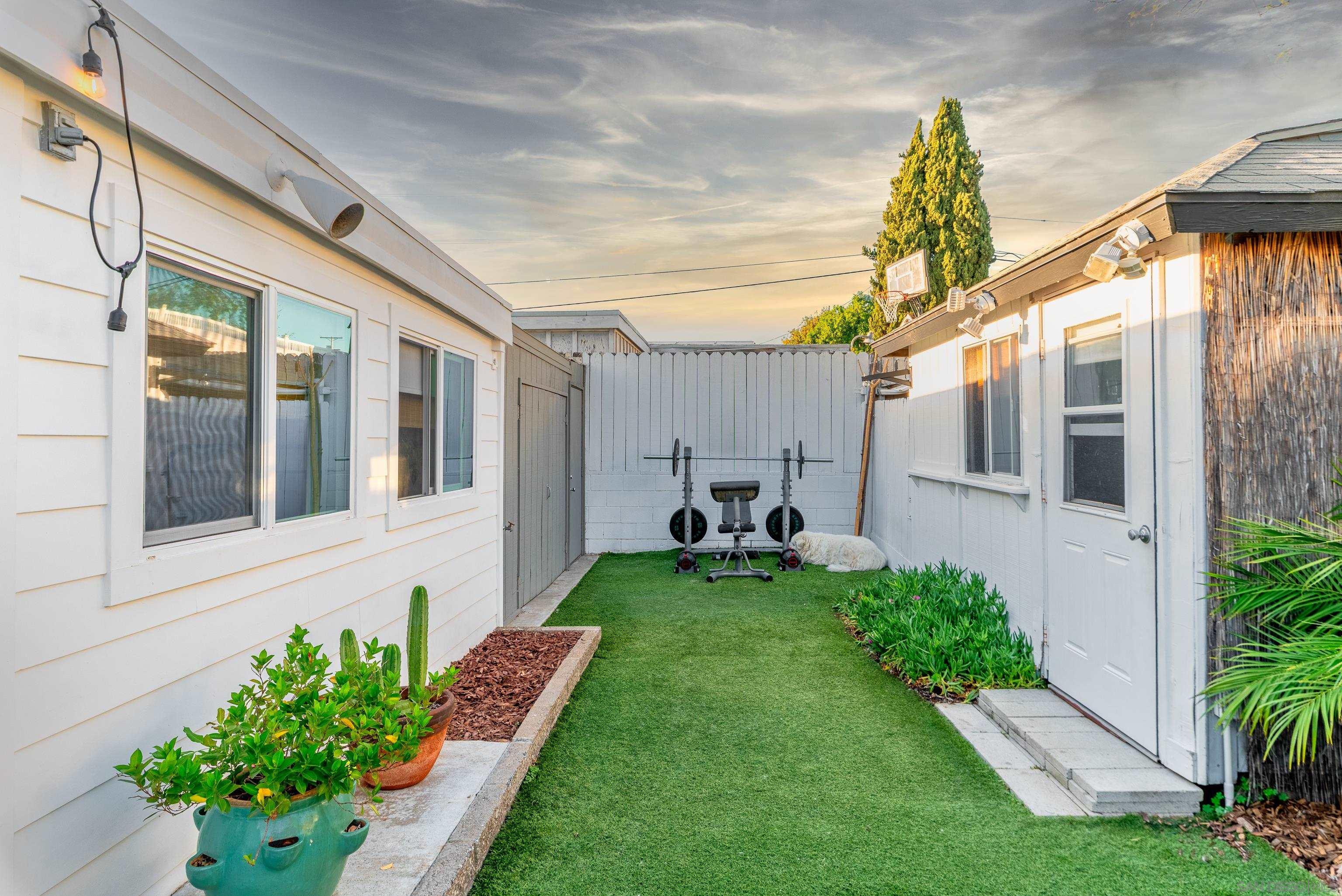 Detail Gallery Image 33 of 36 For 2779  Amulet Street, San Diego,  CA 92123 - 4 Beds | 3 Baths