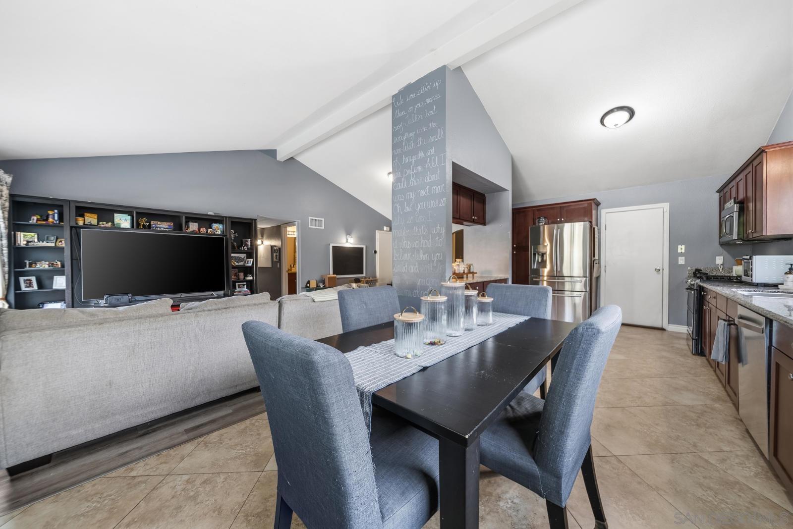 Detail Gallery Image 14 of 41 For 1104  Hoover St, Escondido,  CA 92027 - 5 Beds | 2 Baths