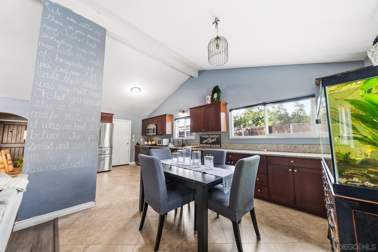 Detail Gallery Image 16 of 41 For 1104  Hoover St, Escondido,  CA 92027 - 5 Beds | 2 Baths