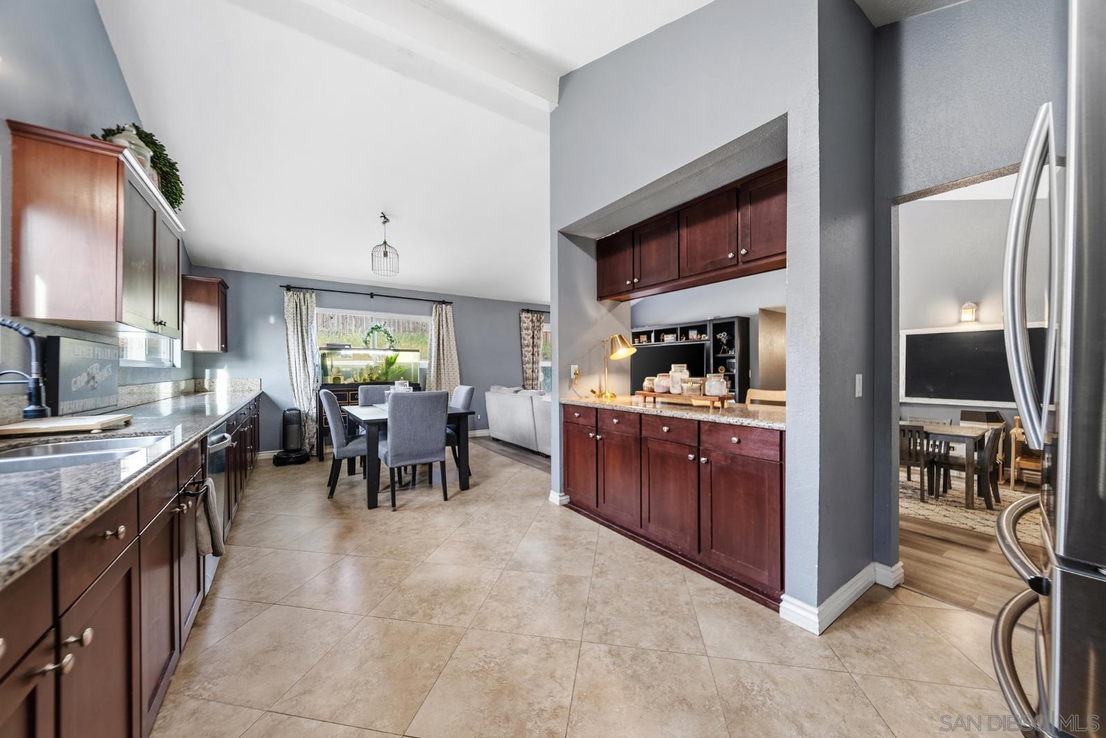 Detail Gallery Image 17 of 41 For 1104  Hoover St, Escondido,  CA 92027 - 5 Beds | 2 Baths