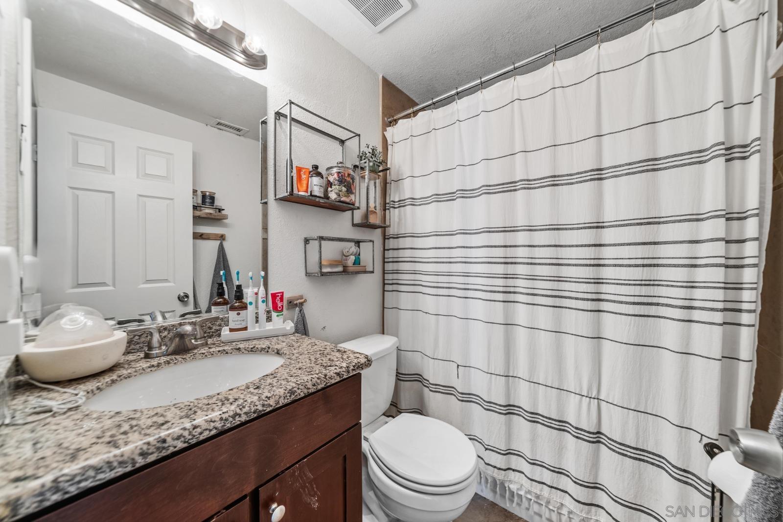 Detail Gallery Image 20 of 41 For 1104  Hoover St, Escondido,  CA 92027 - 5 Beds | 2 Baths