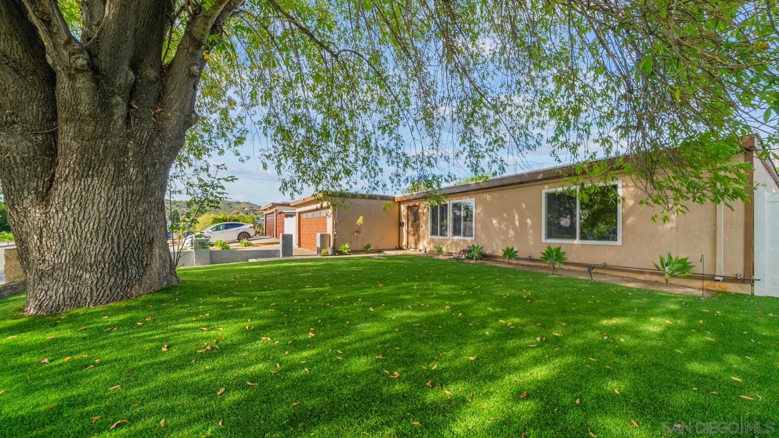 Detail Gallery Image 5 of 41 For 1104  Hoover St, Escondido,  CA 92027 - 5 Beds | 2 Baths