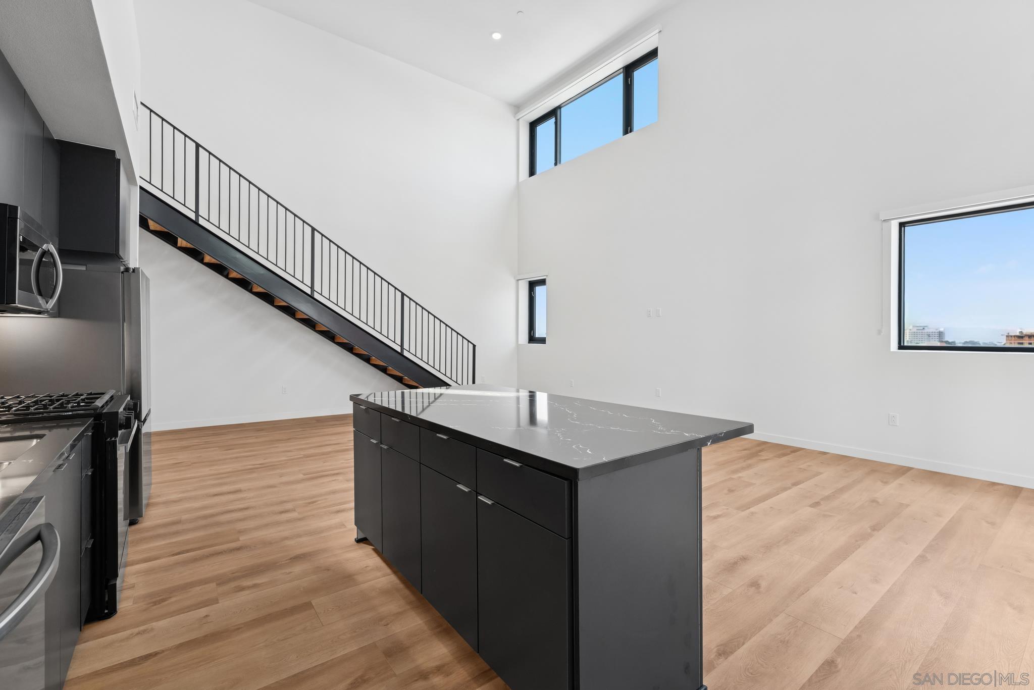 Detail Gallery Image 3 of 15 For 3922  Park Blvd  601, San Diego,  CA 92103 - 1 Beds | 1/1 Baths