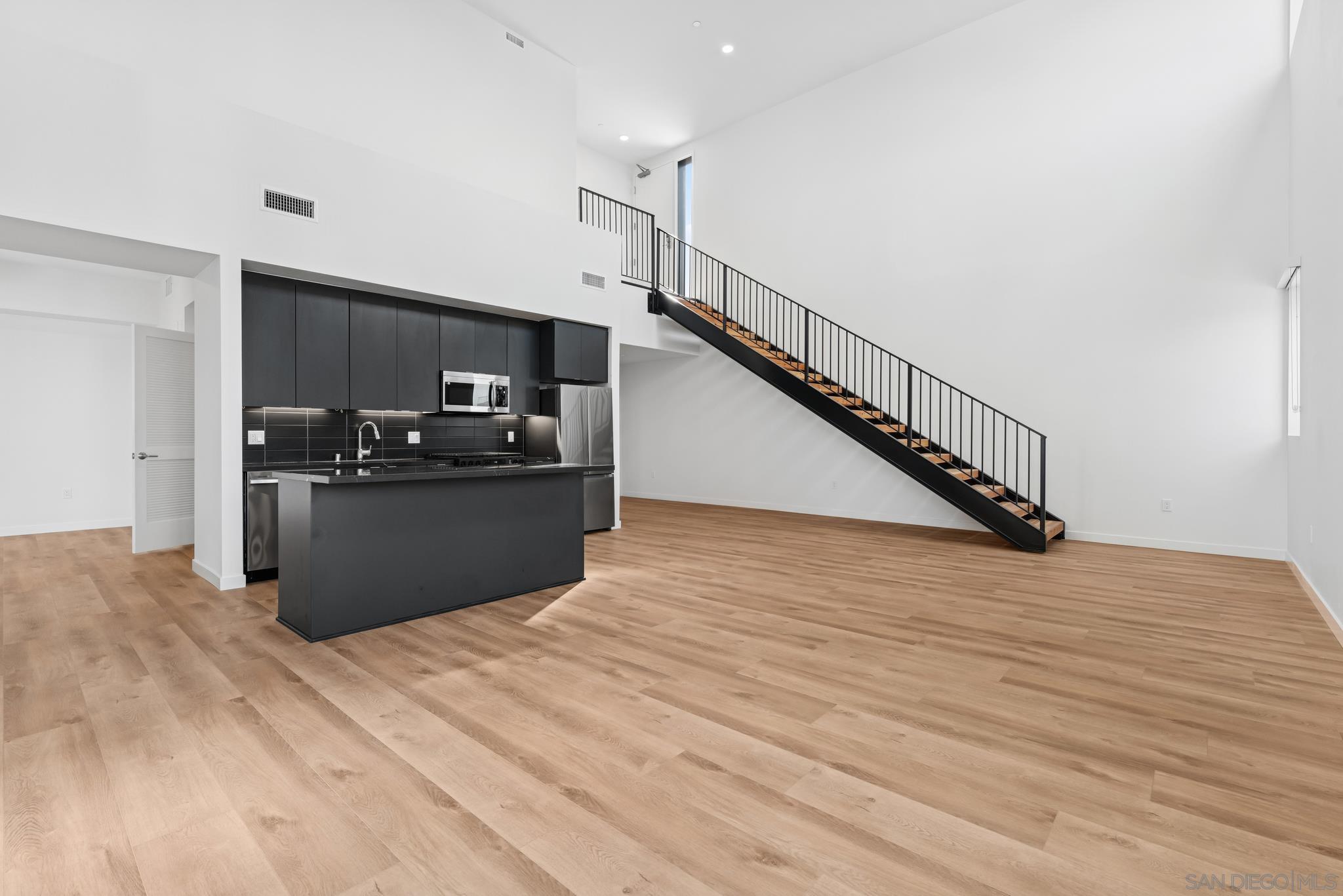 Detail Gallery Image 4 of 15 For 3922  Park Blvd  601, San Diego,  CA 92103 - 1 Beds | 1/1 Baths