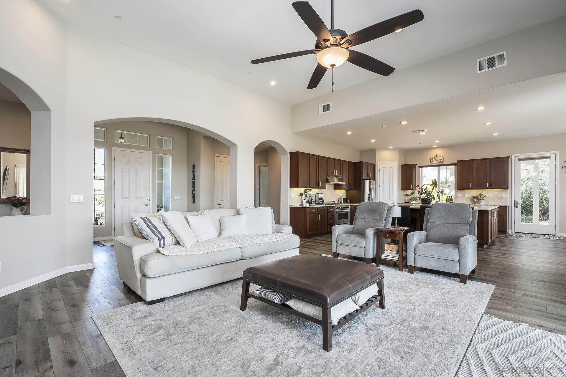 Detail Gallery Image 11 of 49 For 1812  Hayden Ranch Rd, Vista,  CA 92084 - 4 Beds | 3/1 Baths