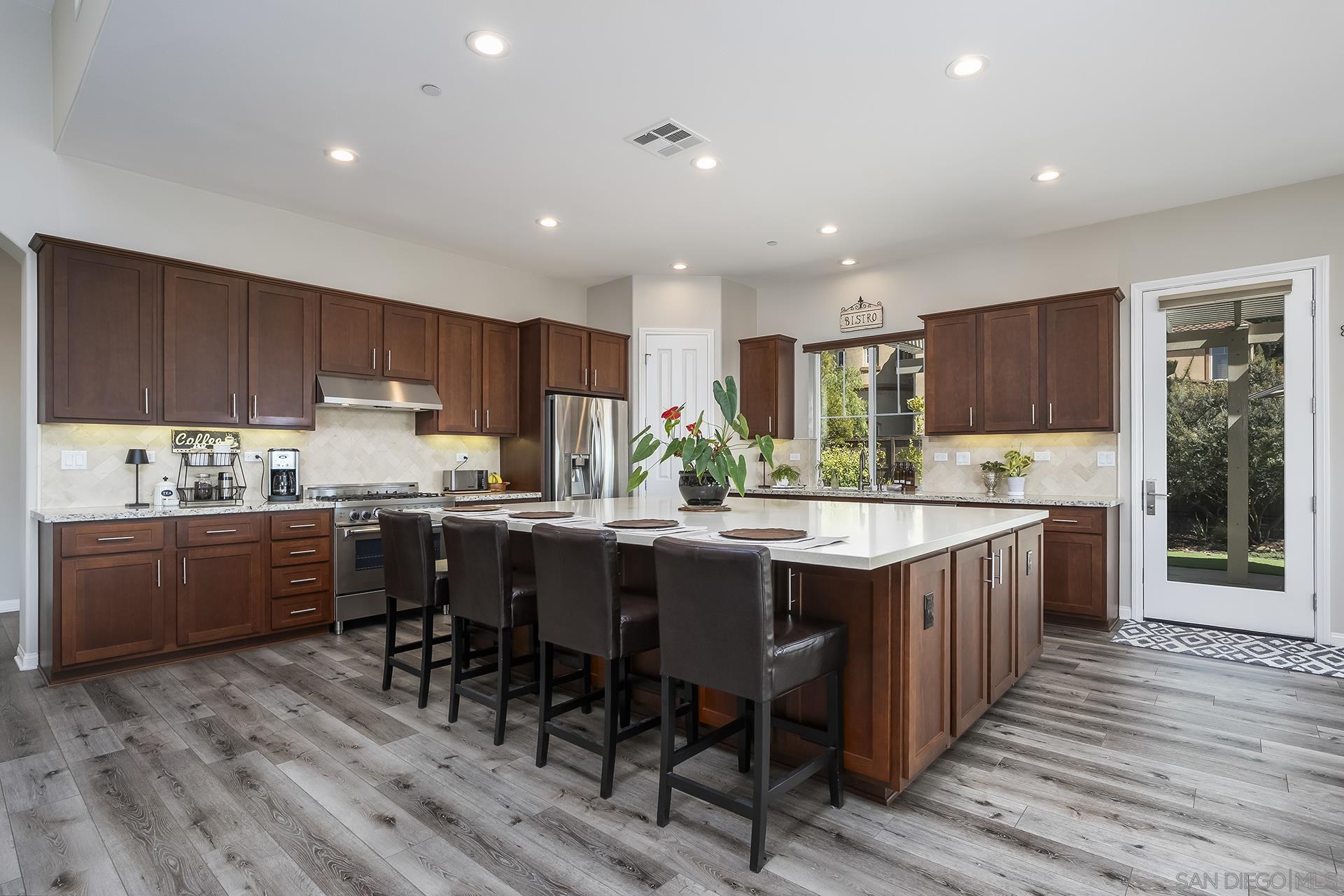 Detail Gallery Image 12 of 49 For 1812  Hayden Ranch Rd, Vista,  CA 92084 - 4 Beds | 3/1 Baths