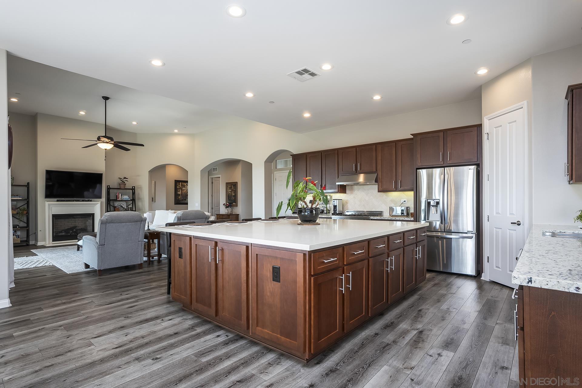 Detail Gallery Image 13 of 49 For 1812  Hayden Ranch Rd, Vista,  CA 92084 - 4 Beds | 3/1 Baths