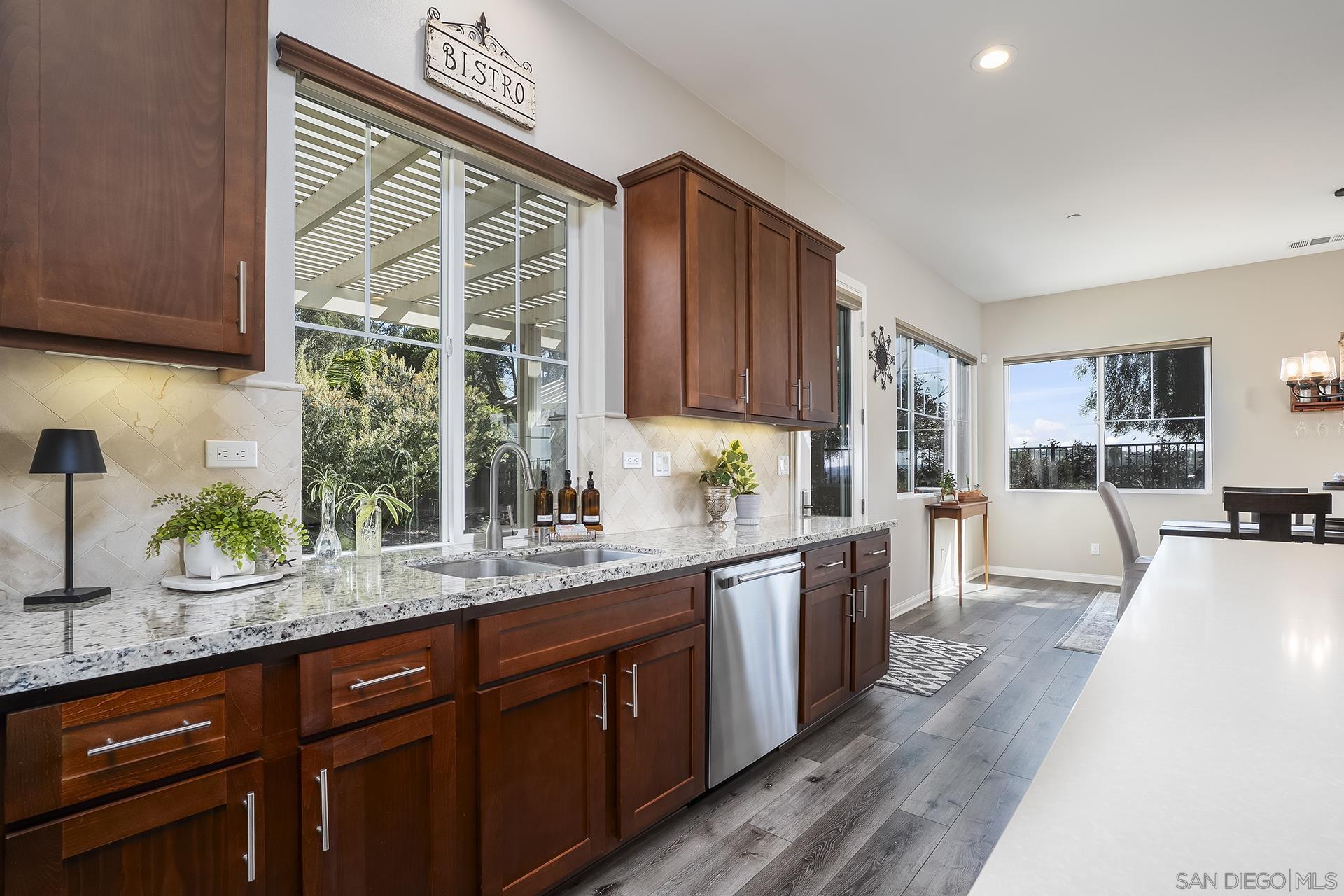 Detail Gallery Image 14 of 49 For 1812  Hayden Ranch Rd, Vista,  CA 92084 - 4 Beds | 3/1 Baths