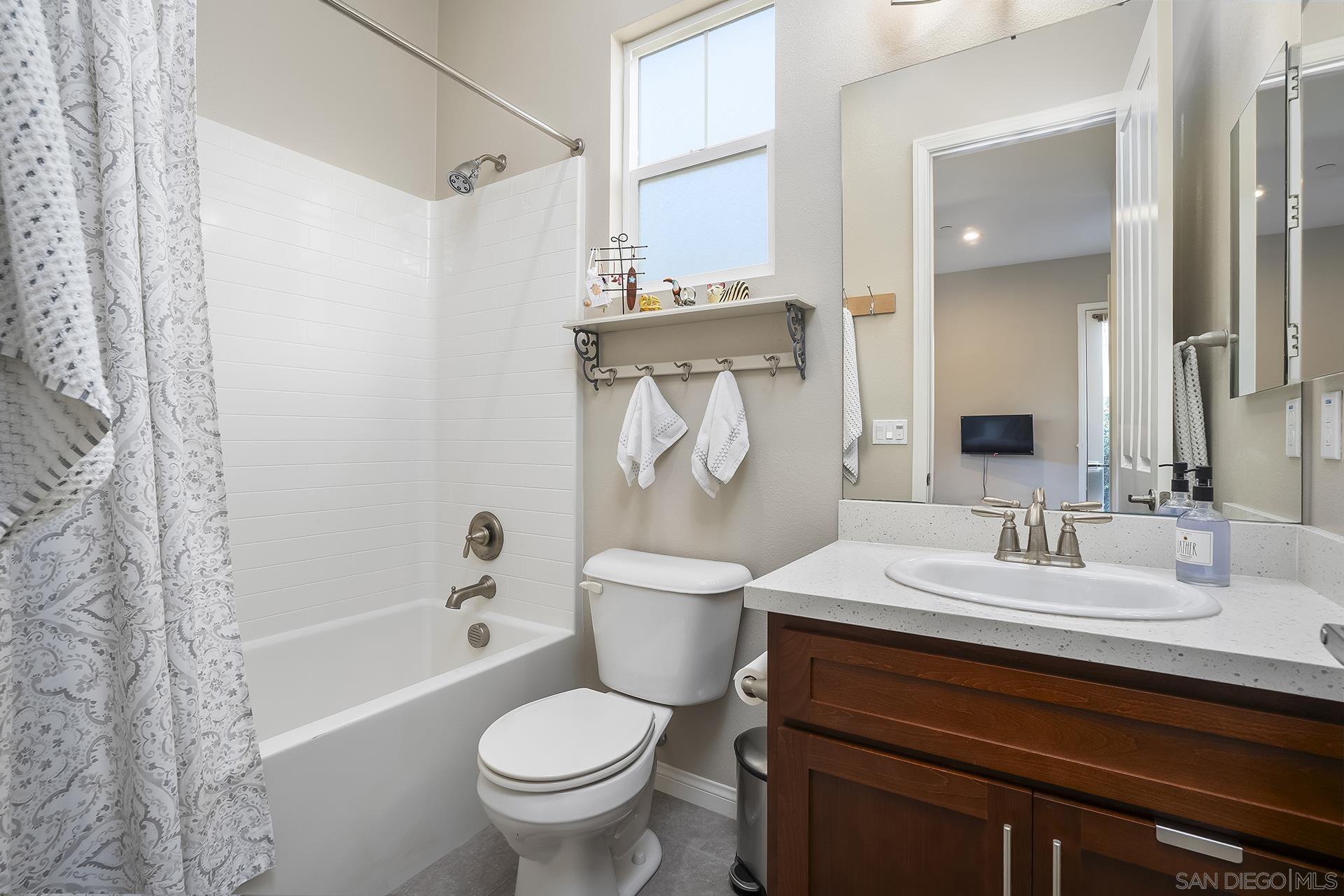 Detail Gallery Image 28 of 49 For 1812  Hayden Ranch Rd, Vista,  CA 92084 - 4 Beds | 3/1 Baths